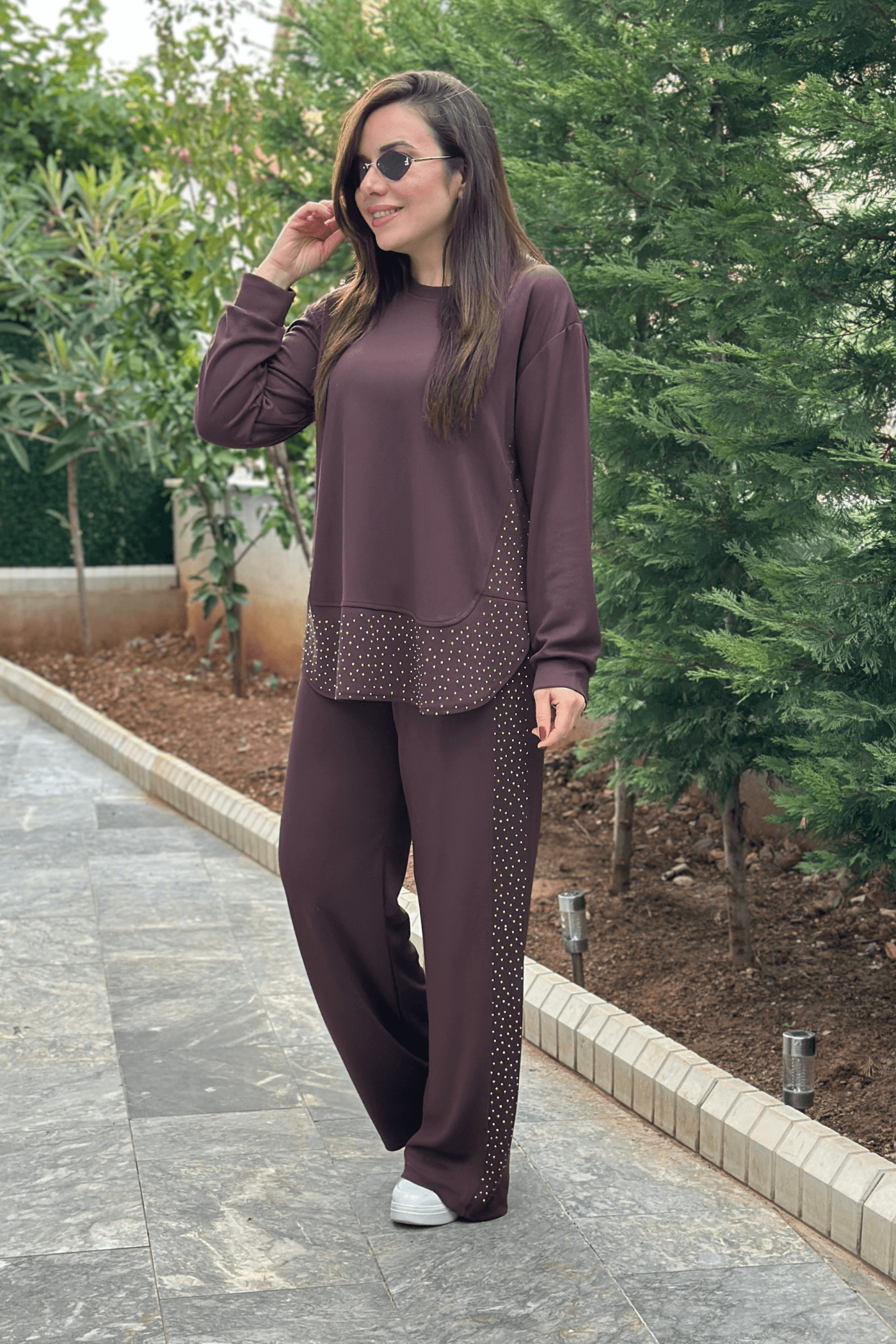 Etek Ucu Ve Yanları Taş Detaylı Takım