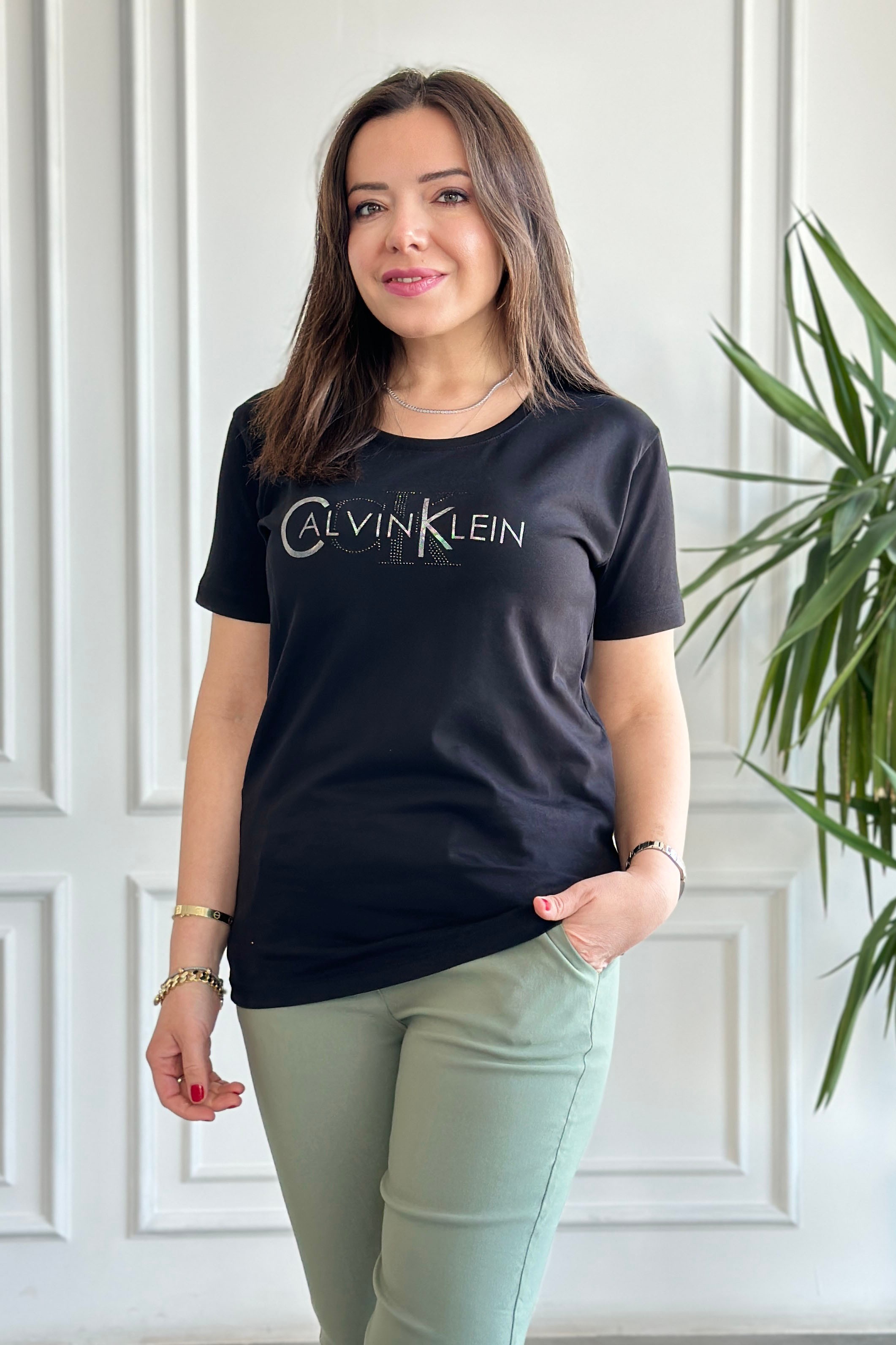 Bisiklet Yaka Önü Yazı Ve Taş Detaylı T-Shirt