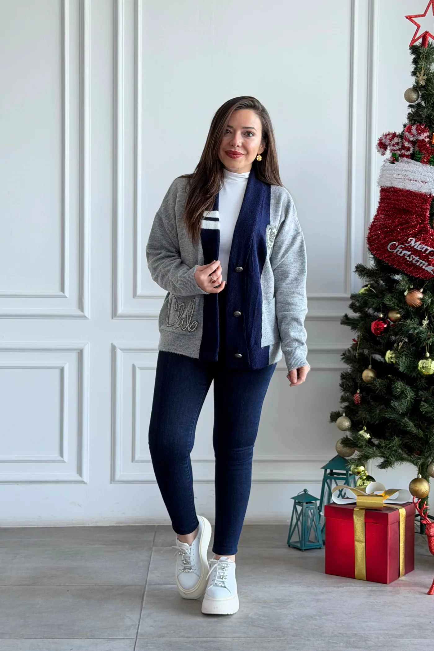 Arma Taş Ve Boncuk İşlemeli V Yaka Hırka 