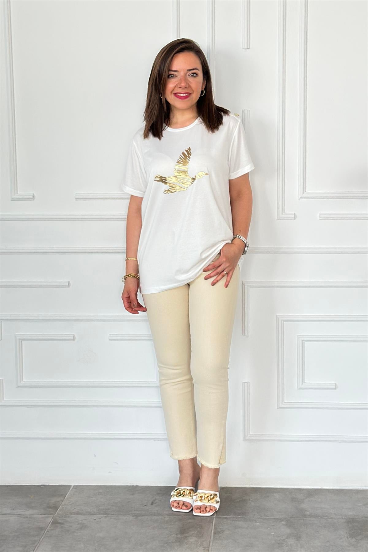 Kuş Baskılı Omzu Düğme Detaylı T-Shirt
