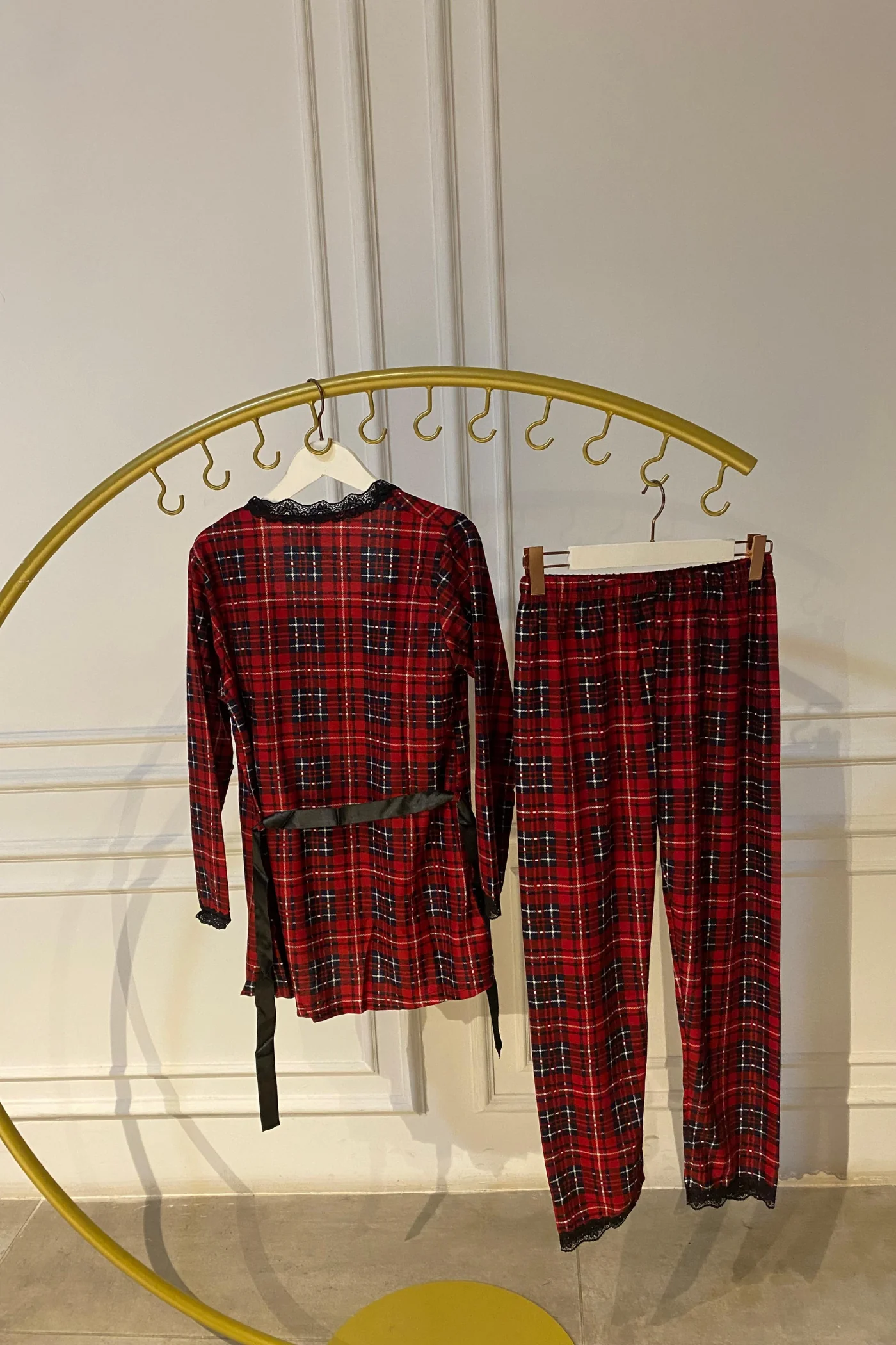 Dantel Detaylı Üçlü Pijama Takımı - KIRMIZI