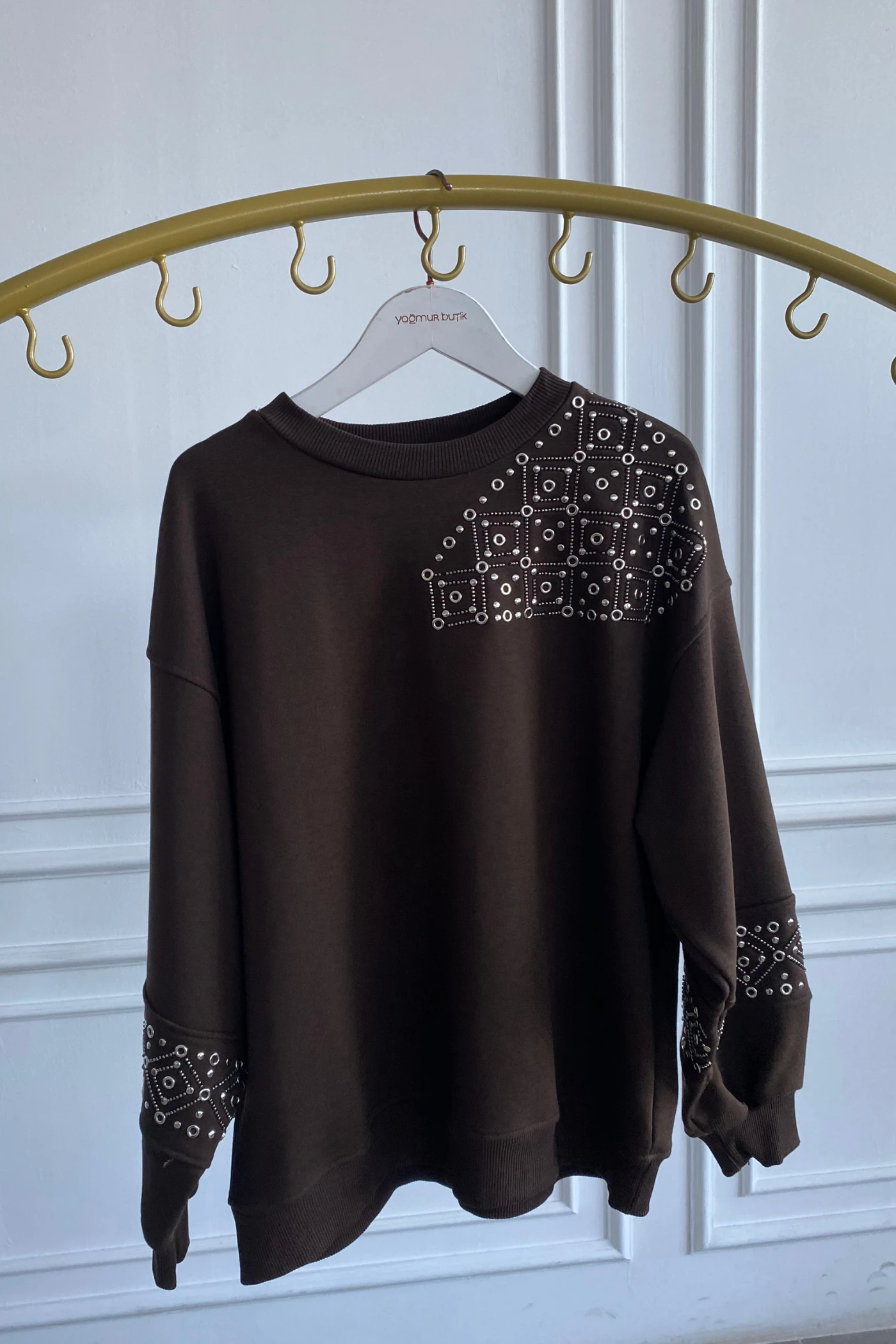 Tek Omzu Ve Kolları Zımba Boncuk Detaylı Sweat   - KAHVERENGI