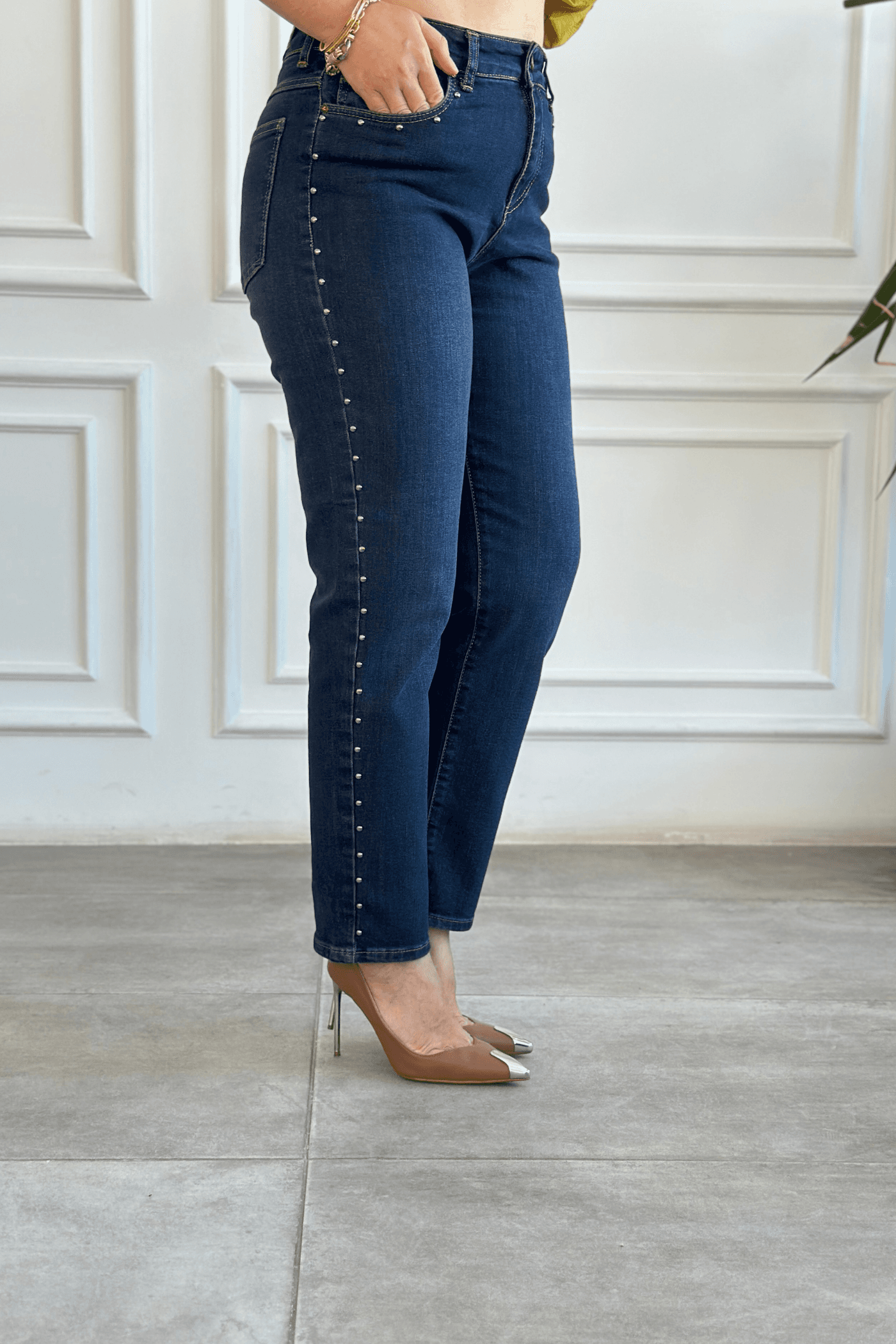 Cep Ve Yanları Drop Taş Detaylı Mom Jean - KAHVE TINT