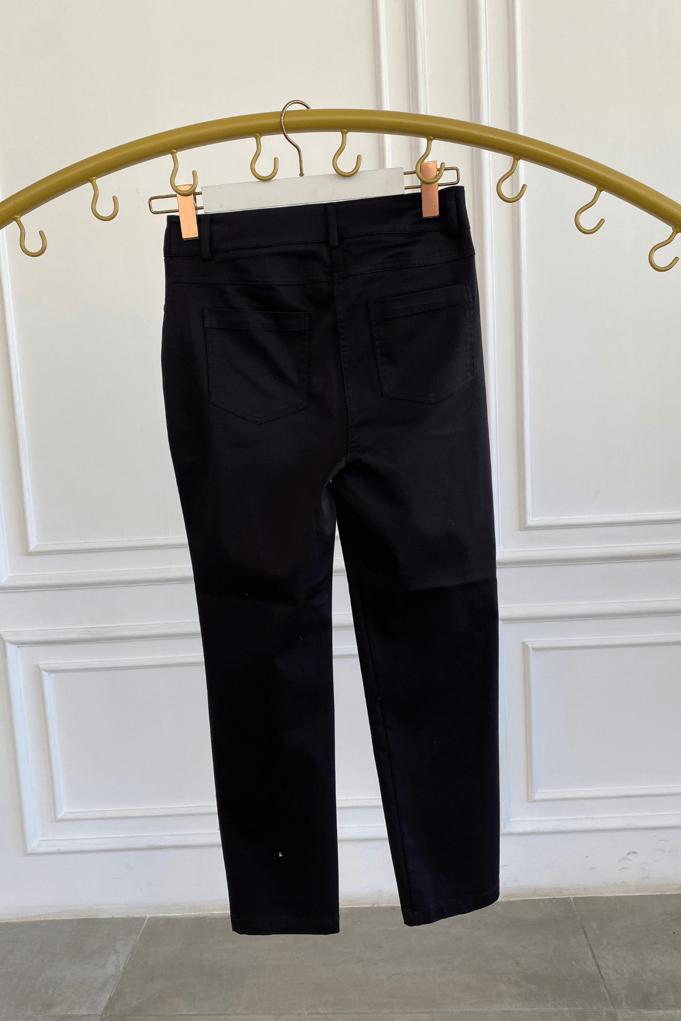 Tek Düğme Detaylı Havuç Pantolon