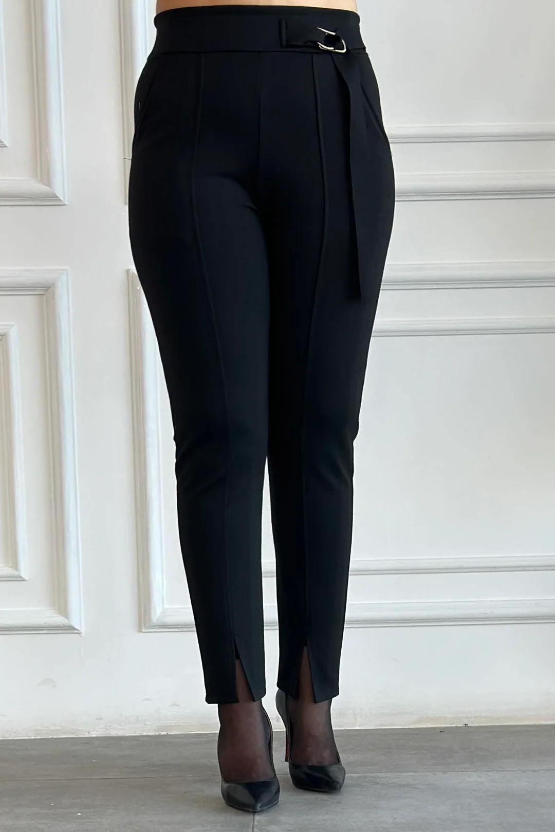 Battal Paça Yırtmaç Detaylı Yüksek Bel Pantolon Tayt