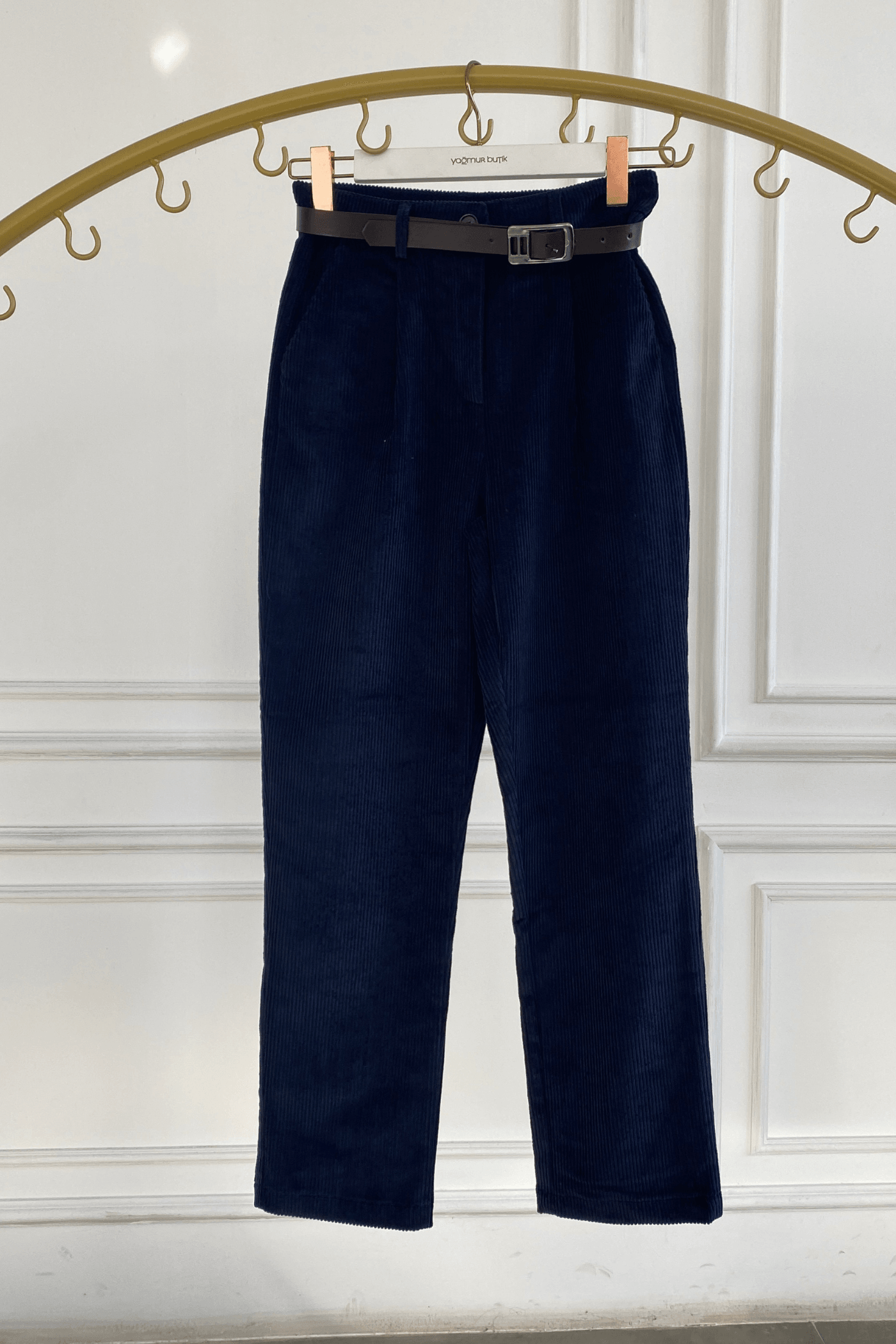 Kemerli Havuç Paça Kadife Pantolon