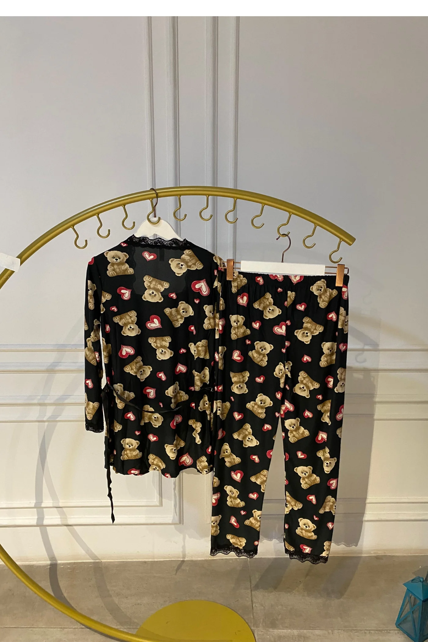 Dantel Detaylı Üçlü Pijama Takımı - SIYAH