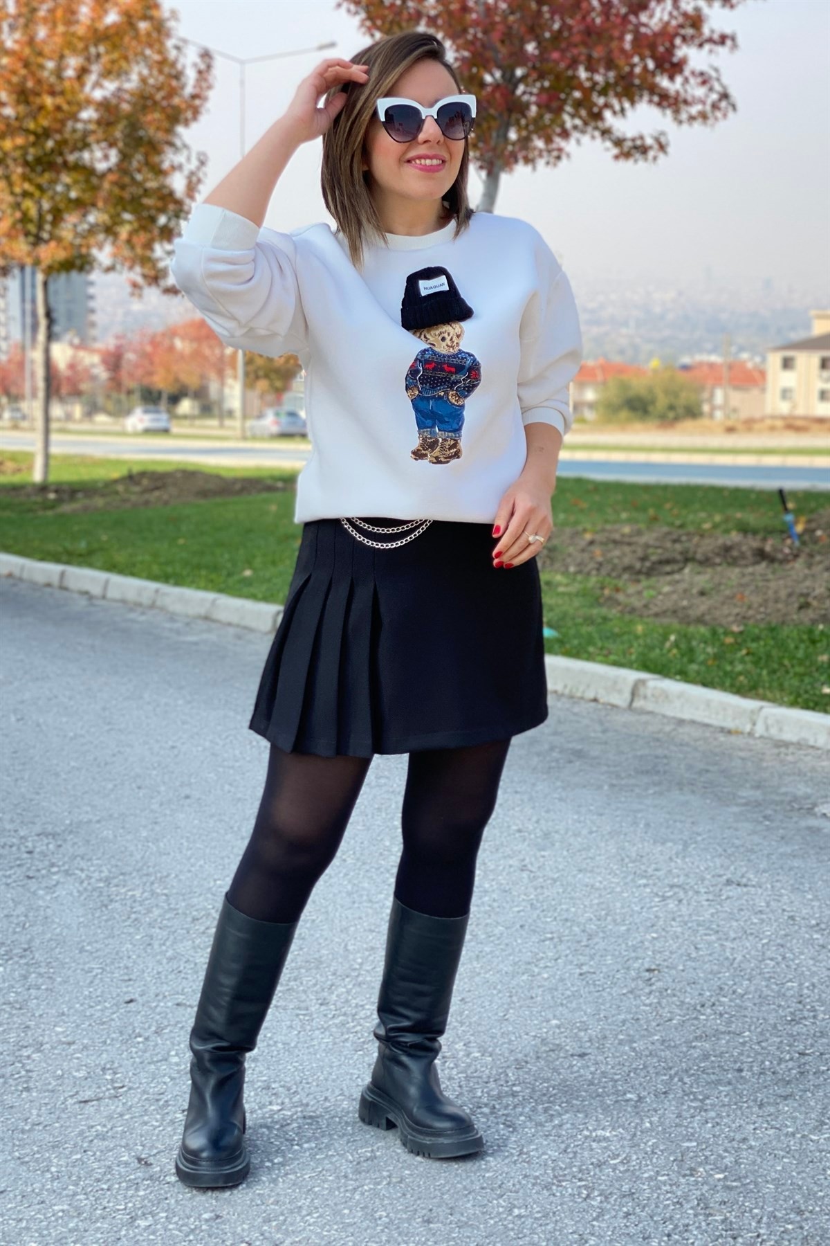 Zincir Aksesuarlı Yan Pileli Etek