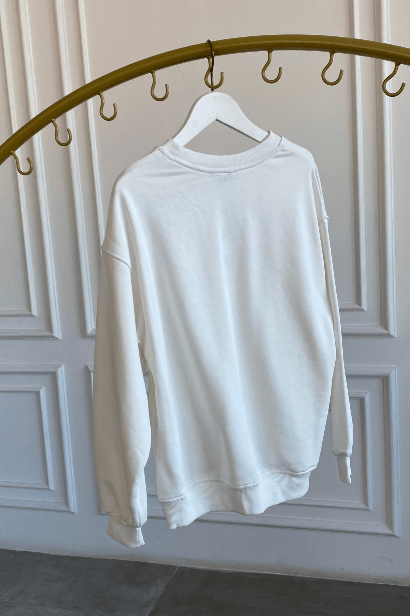 Çiçek Nakış İşlemeli Boncuk Detaylı Sweat 