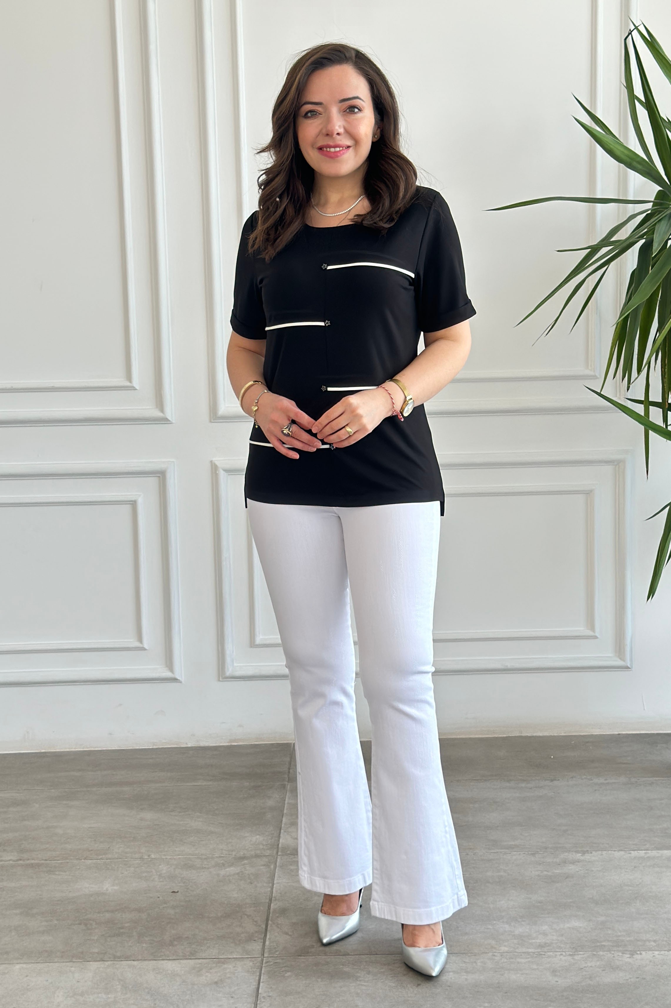 Bisiklet Yaka Çizgi Detaylı Yıldız Taş İşlemeli Bluz