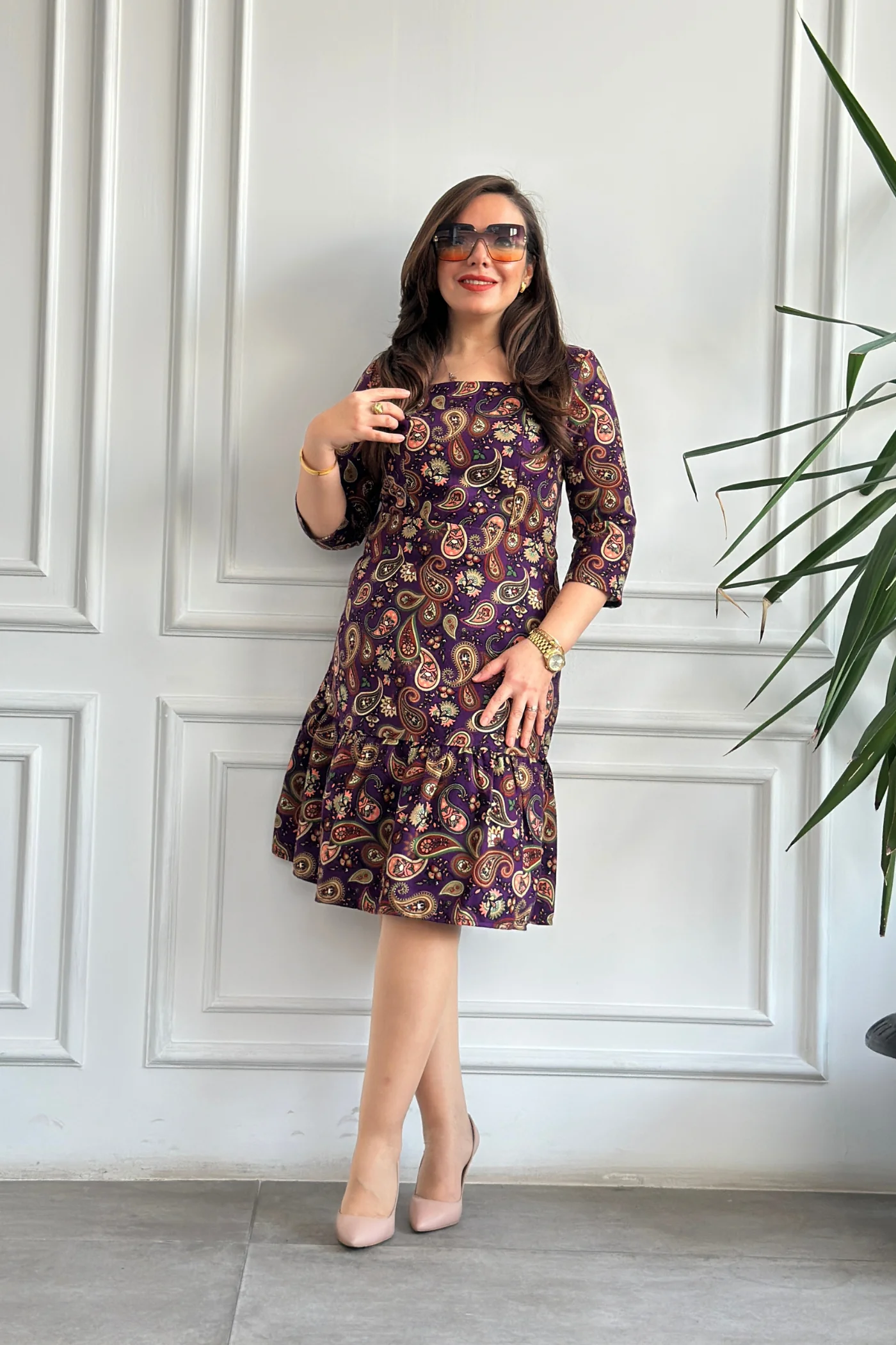 Etek Ucu Fırfırlı Kare Yaka Pazen Elbise - MOR