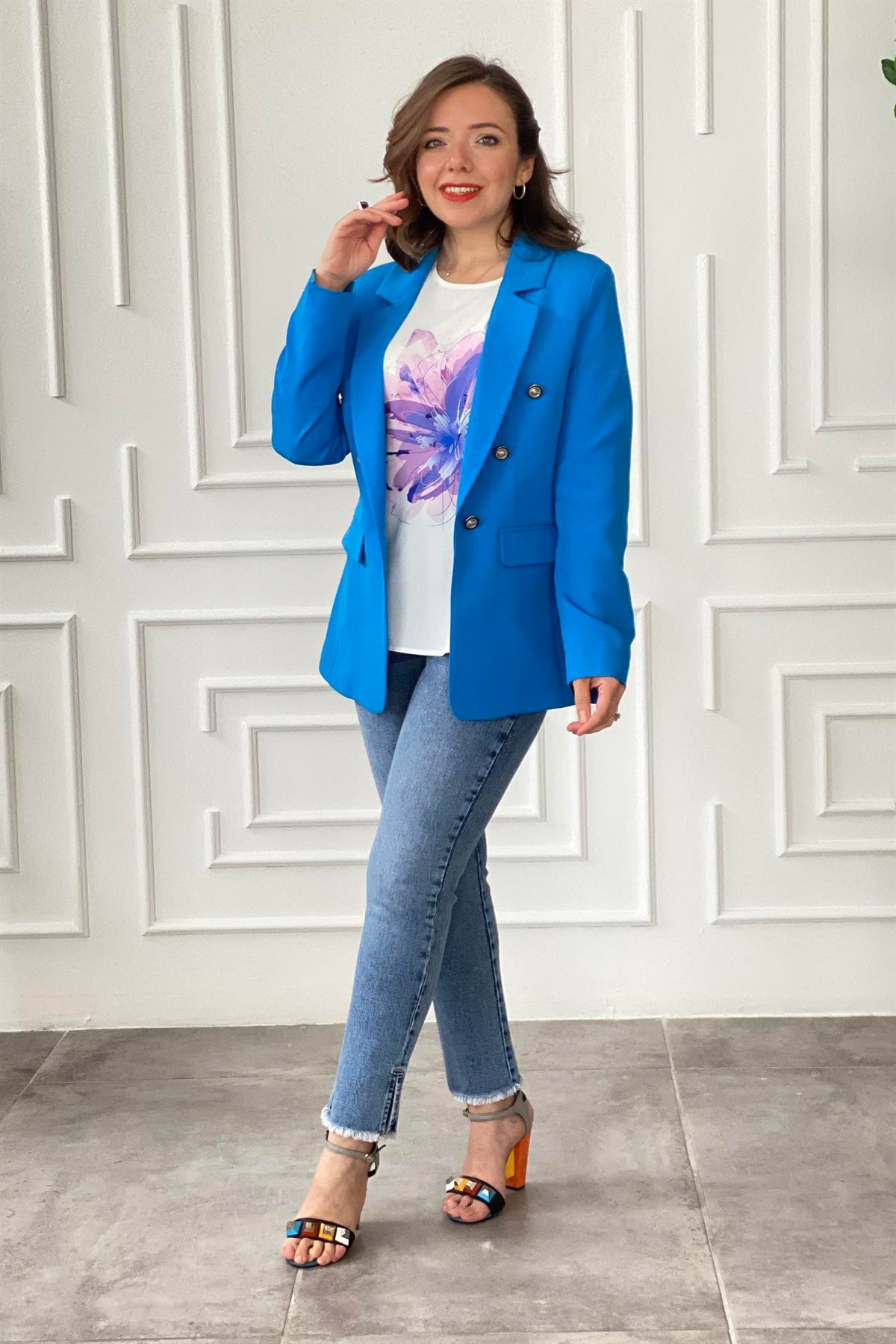 Altı Süs Düğmeli Düz Kol Blazer Ceket