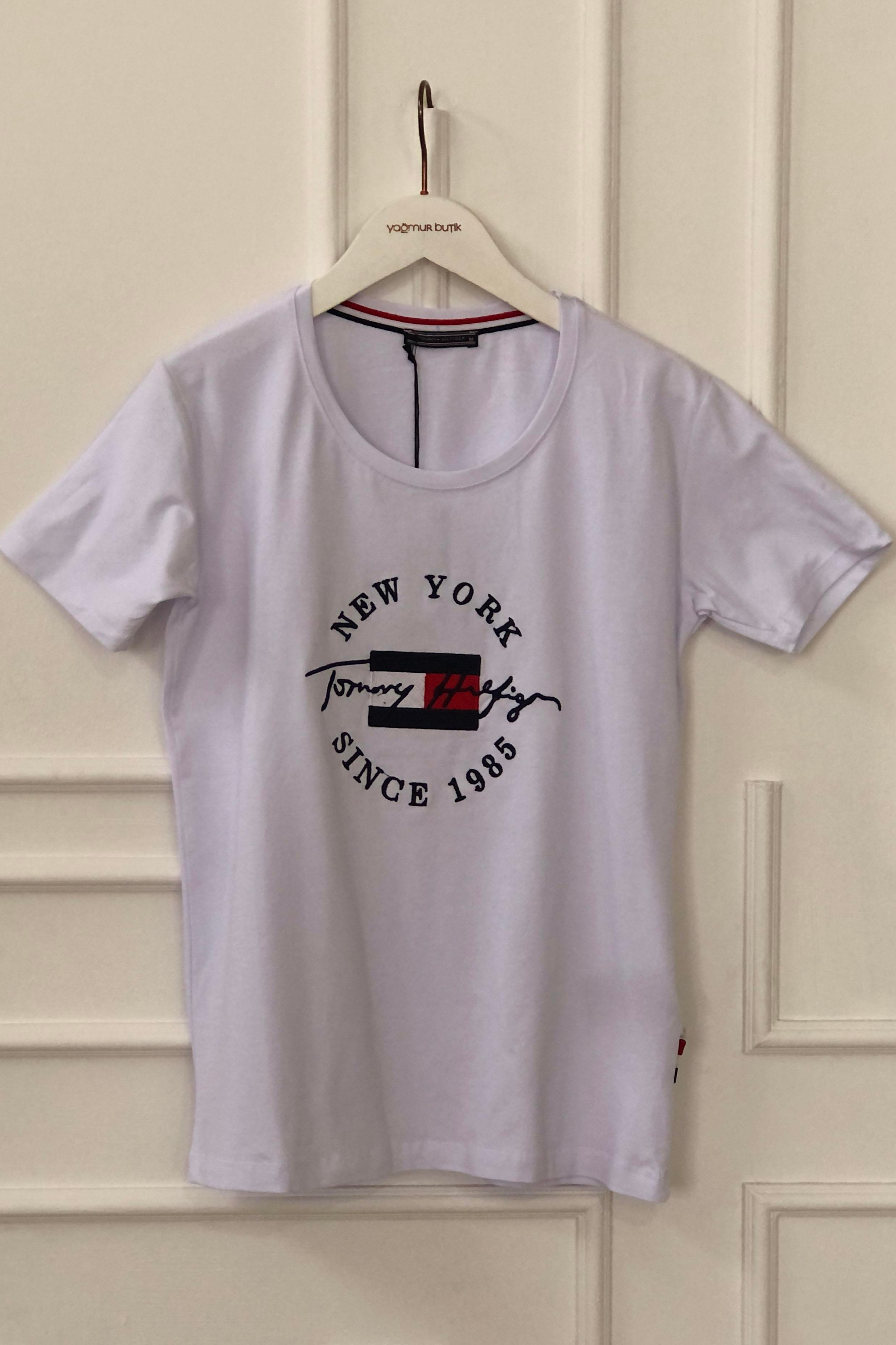 Bisiklet Yaka Önü Yazı İşlemeli T-Shirt