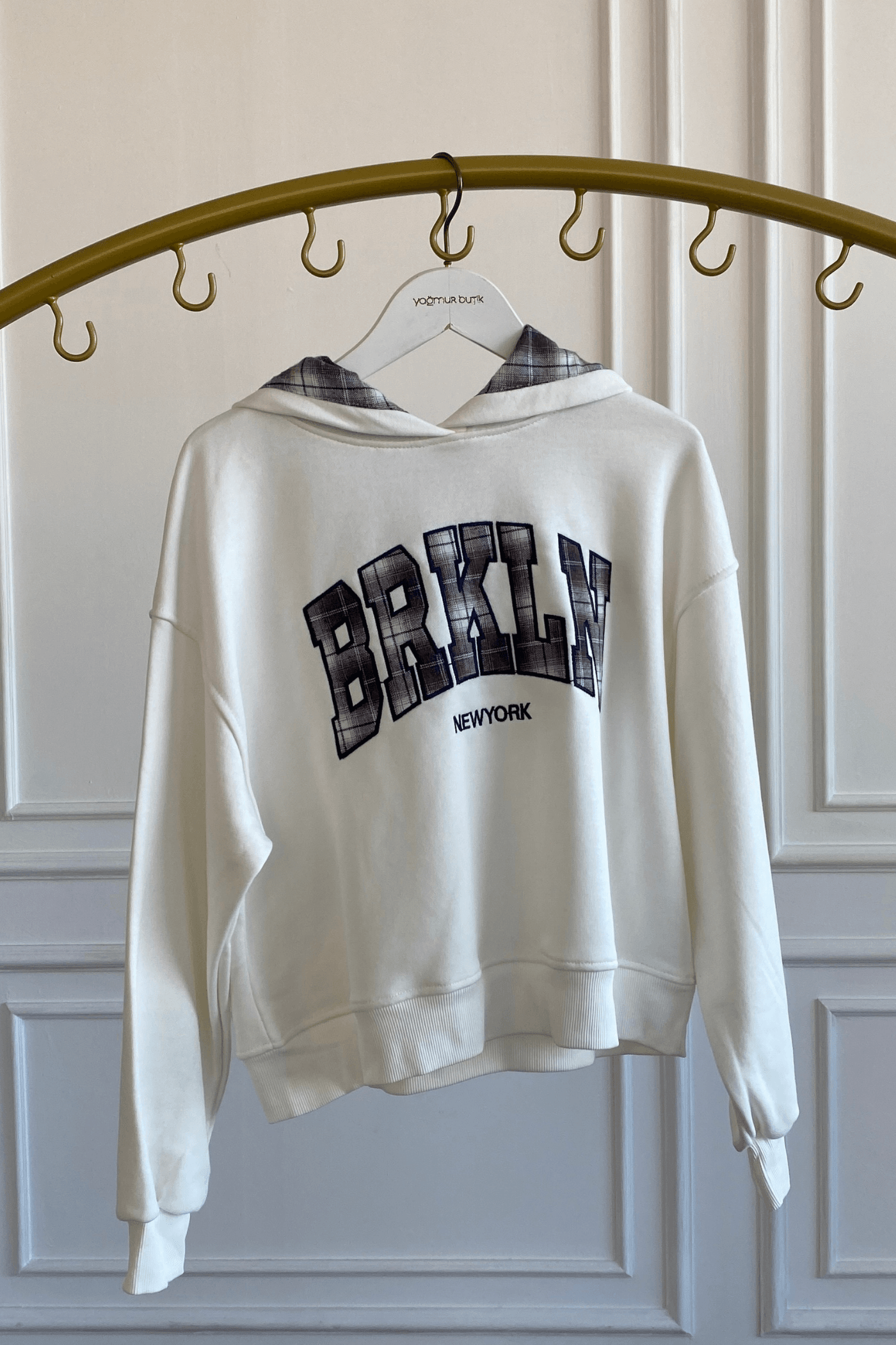 Kapşonu Ekoseli Yazı Baskılı Sweat