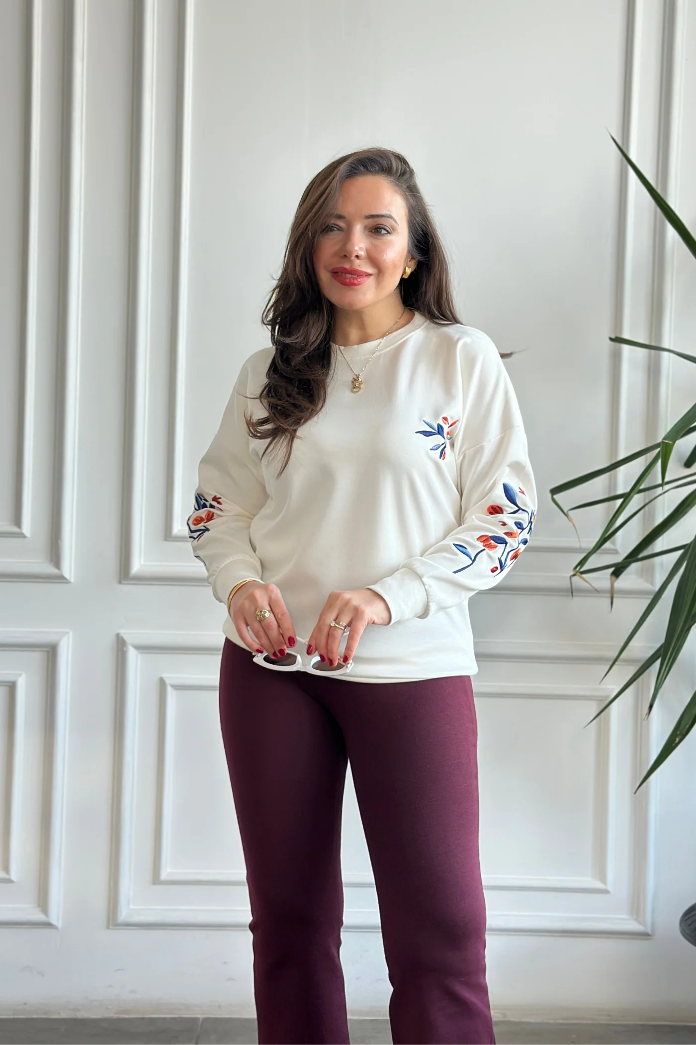 Önü Ve Kolları Nakış İşlemeli Sweat  - EKRU