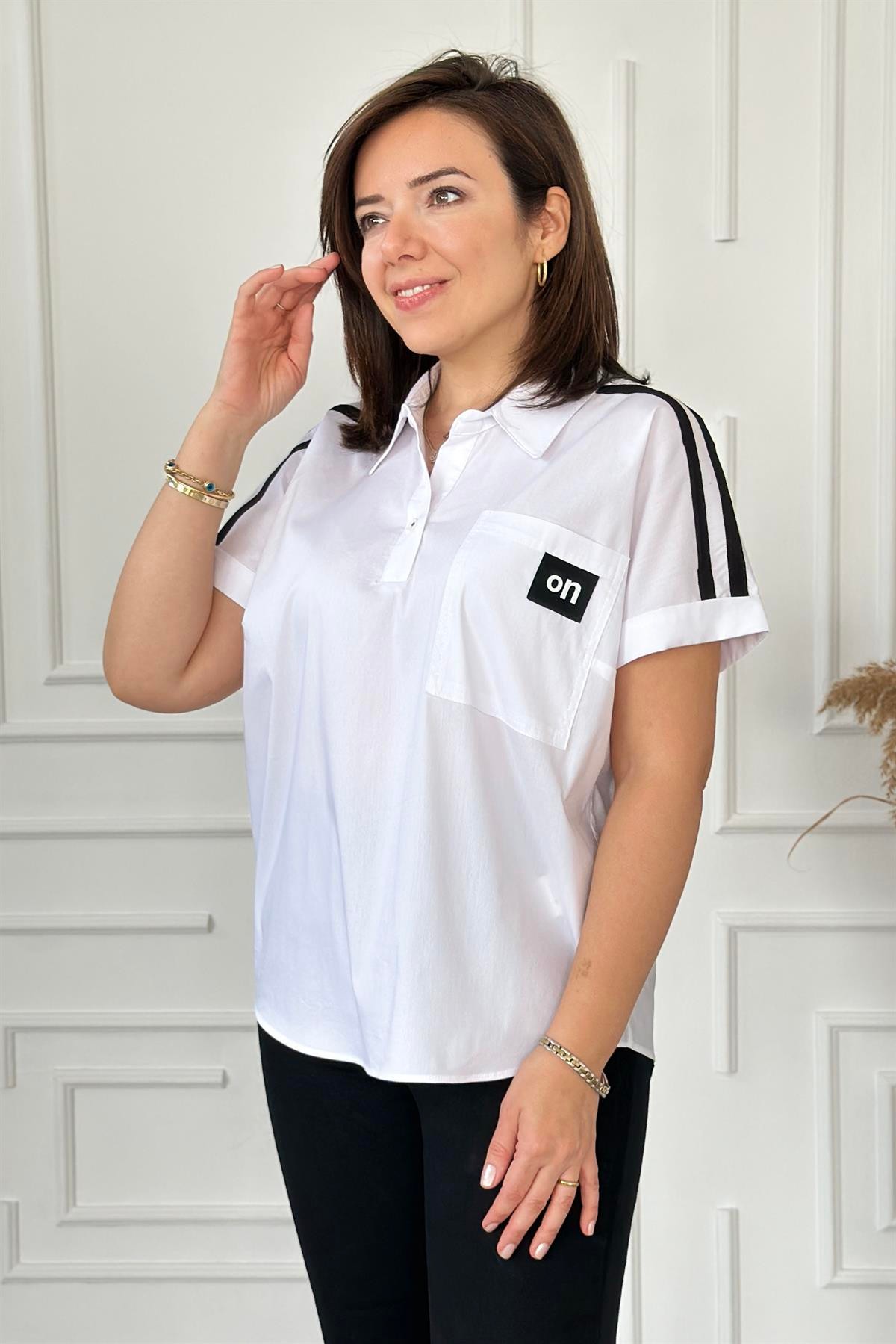 Omuzları Şerit Detaylı Gömlek Yaka Bluz