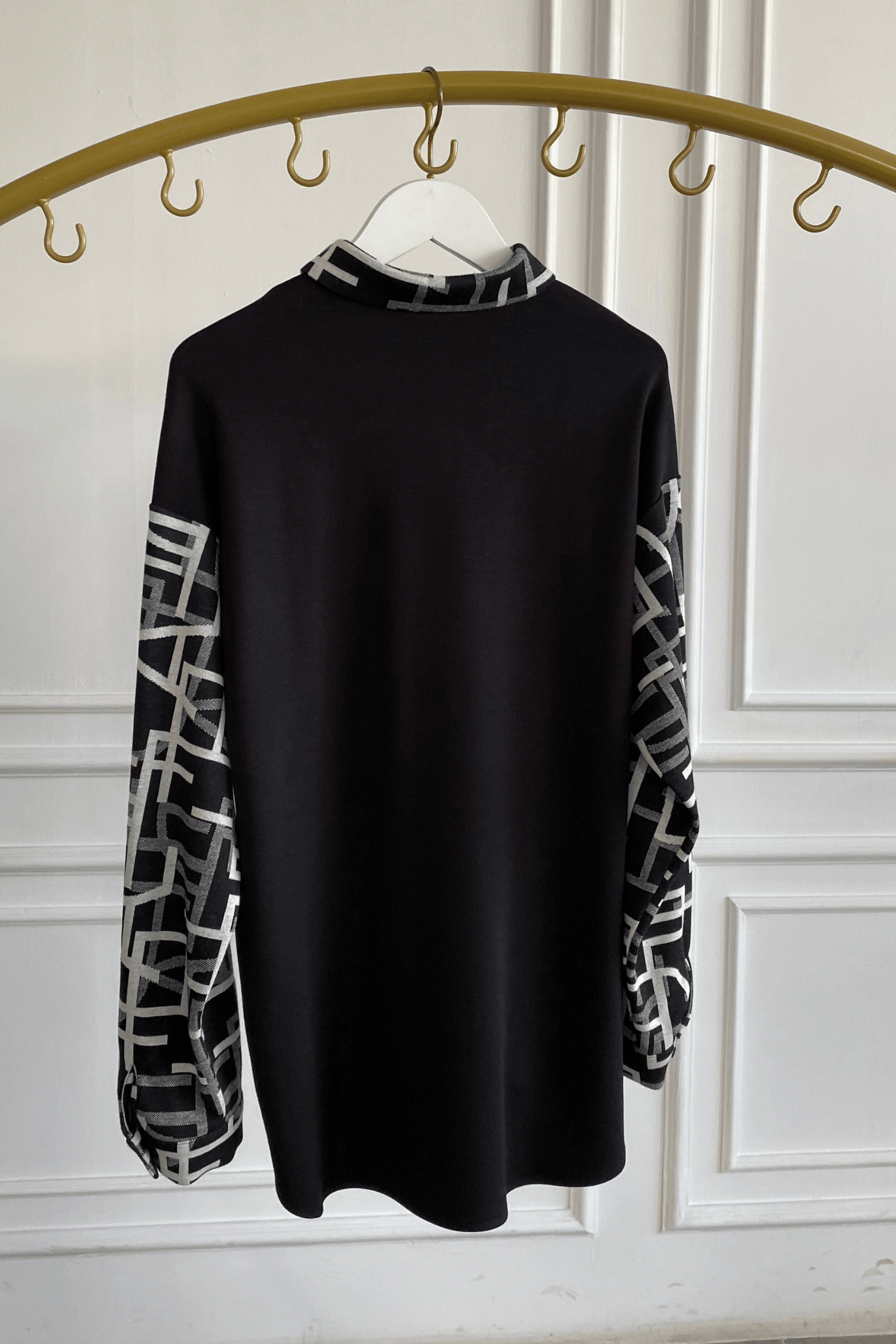 Önden Düğme Detaylı Jakarlı Örme Bluz