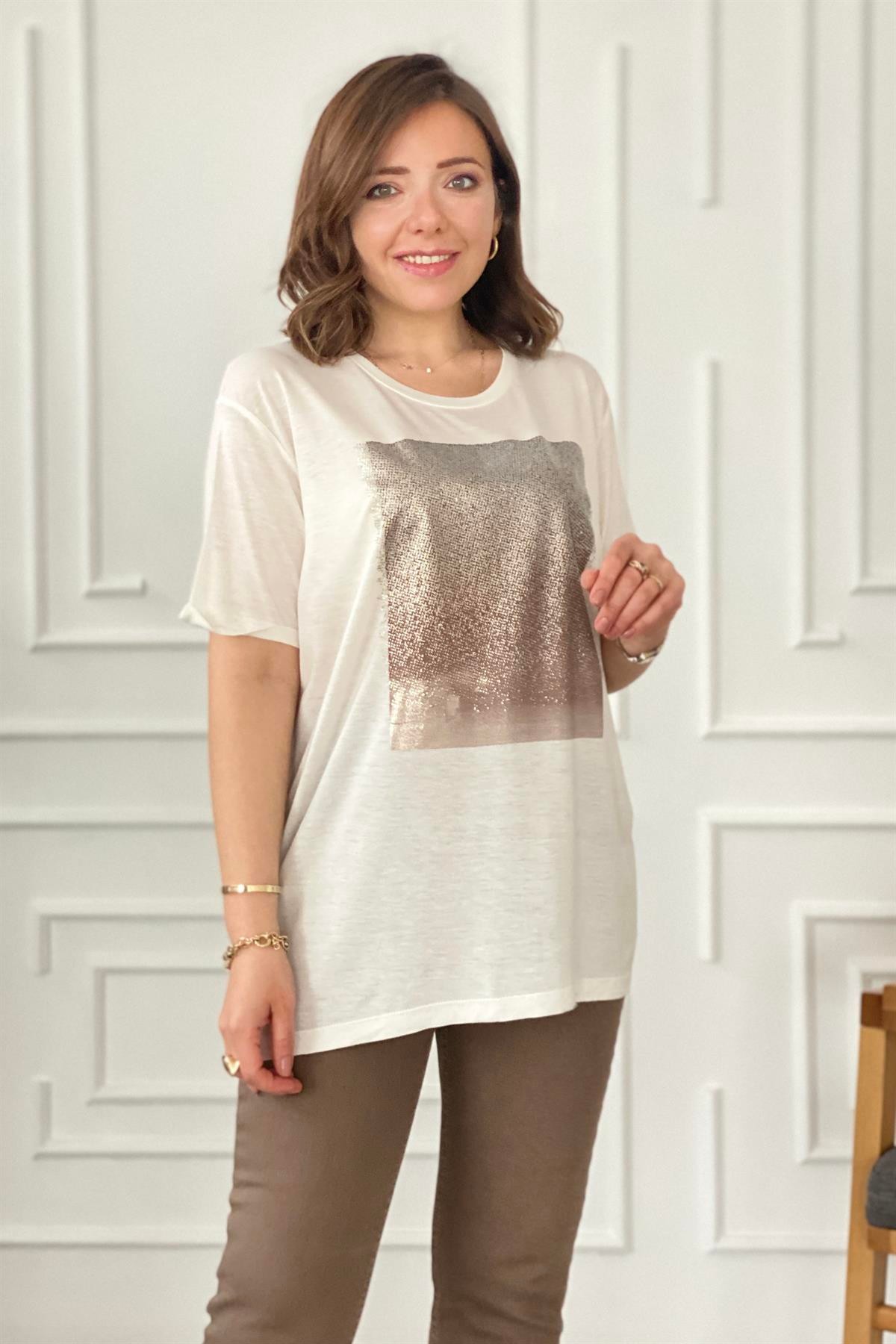 Önü Blok Taşlı T-Shirt