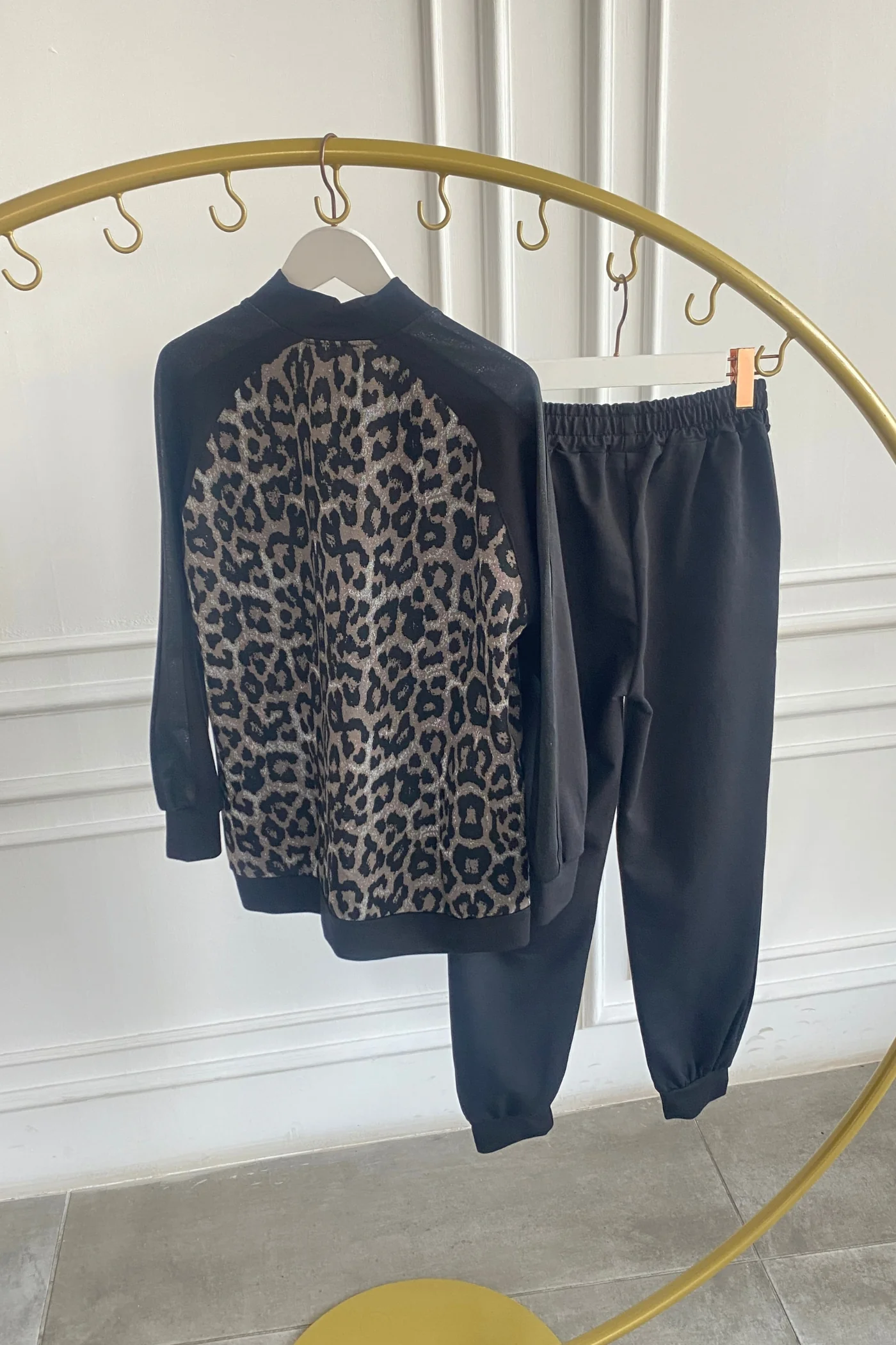 Leopar Detaylı Fermuarlı Eşofman Takımı  - SIYAH