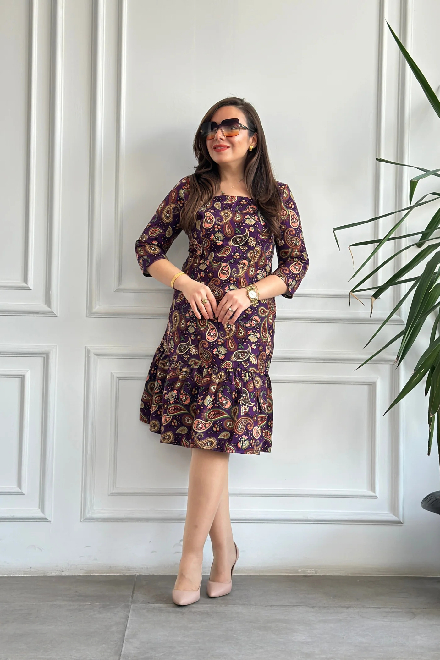 Etek Ucu Fırfırlı Kare Yaka Pazen Elbise - MOR