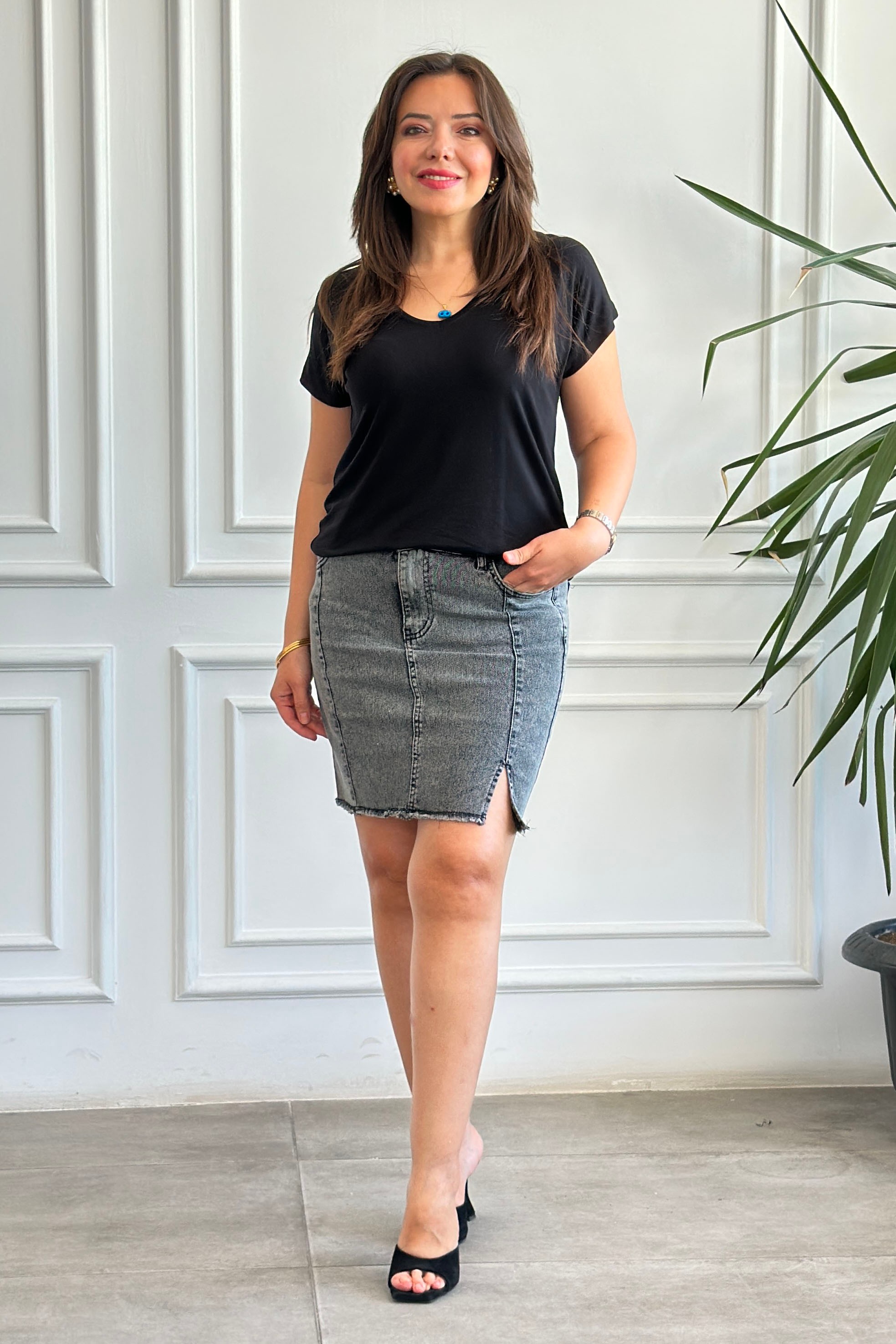 V Yaka Basic T-Shirt