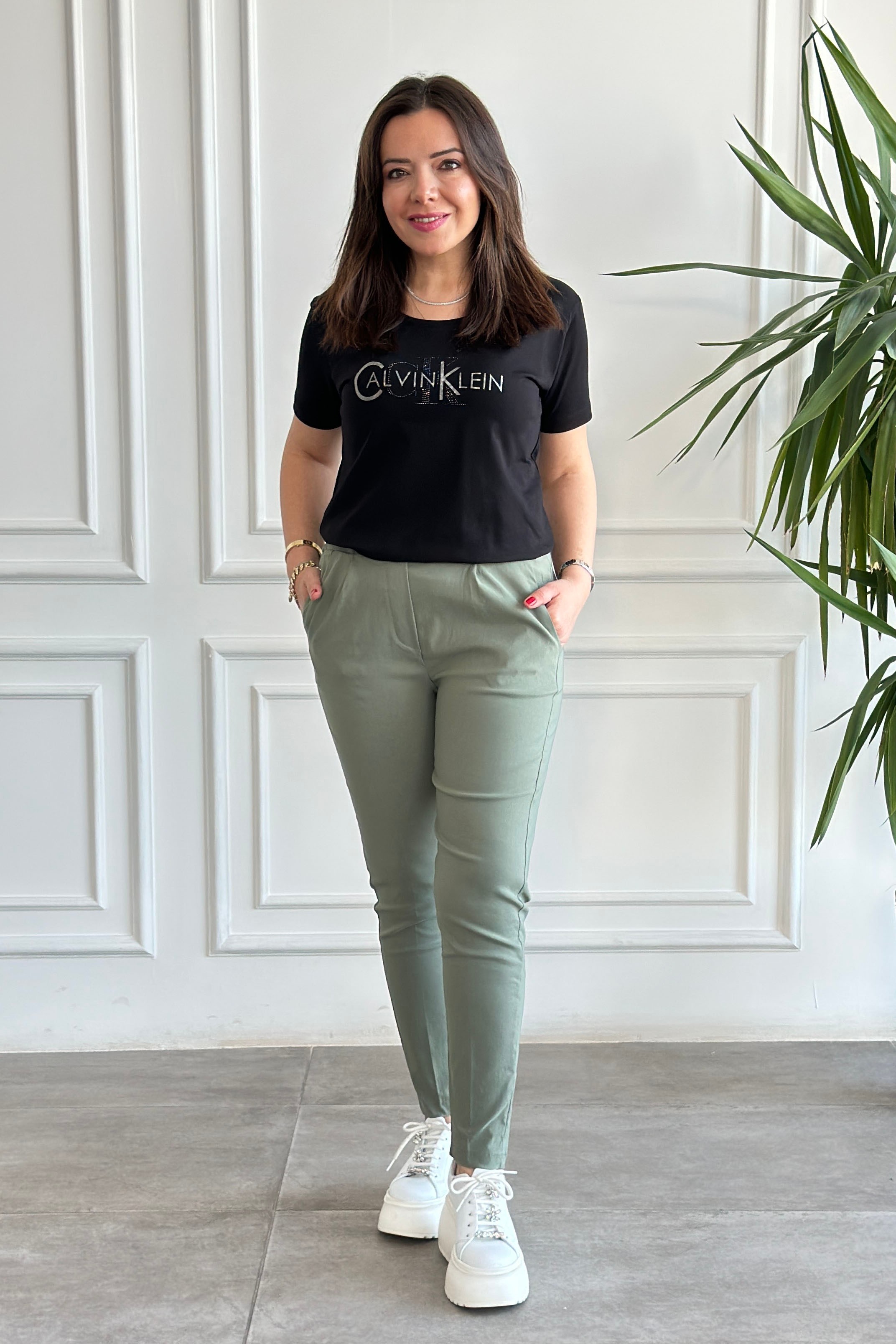 Bisiklet Yaka Önü Yazı Ve Taş Detaylı T-Shirt