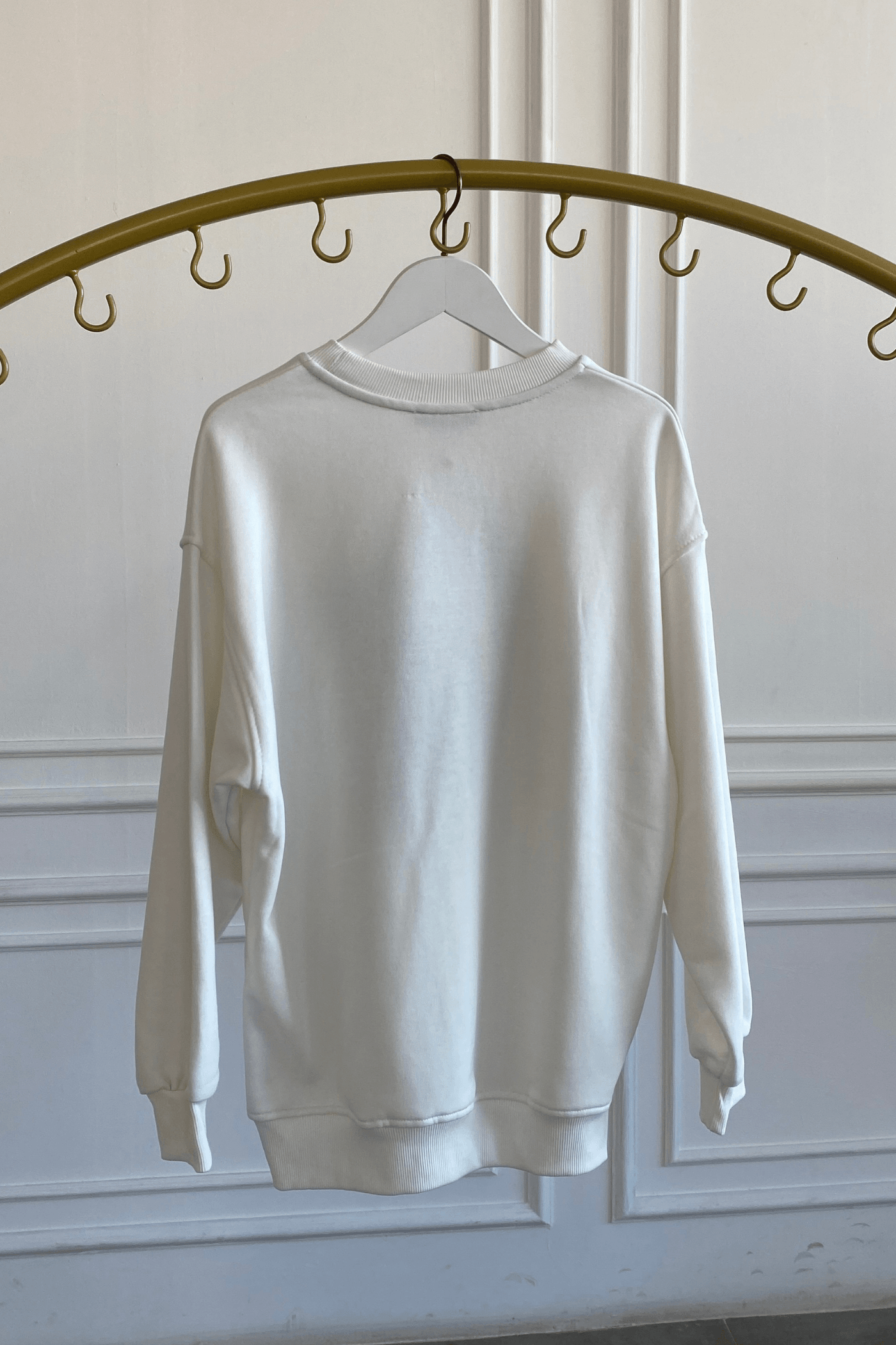 At Nakış İşlemeli Boncuk Detaylı Sweat