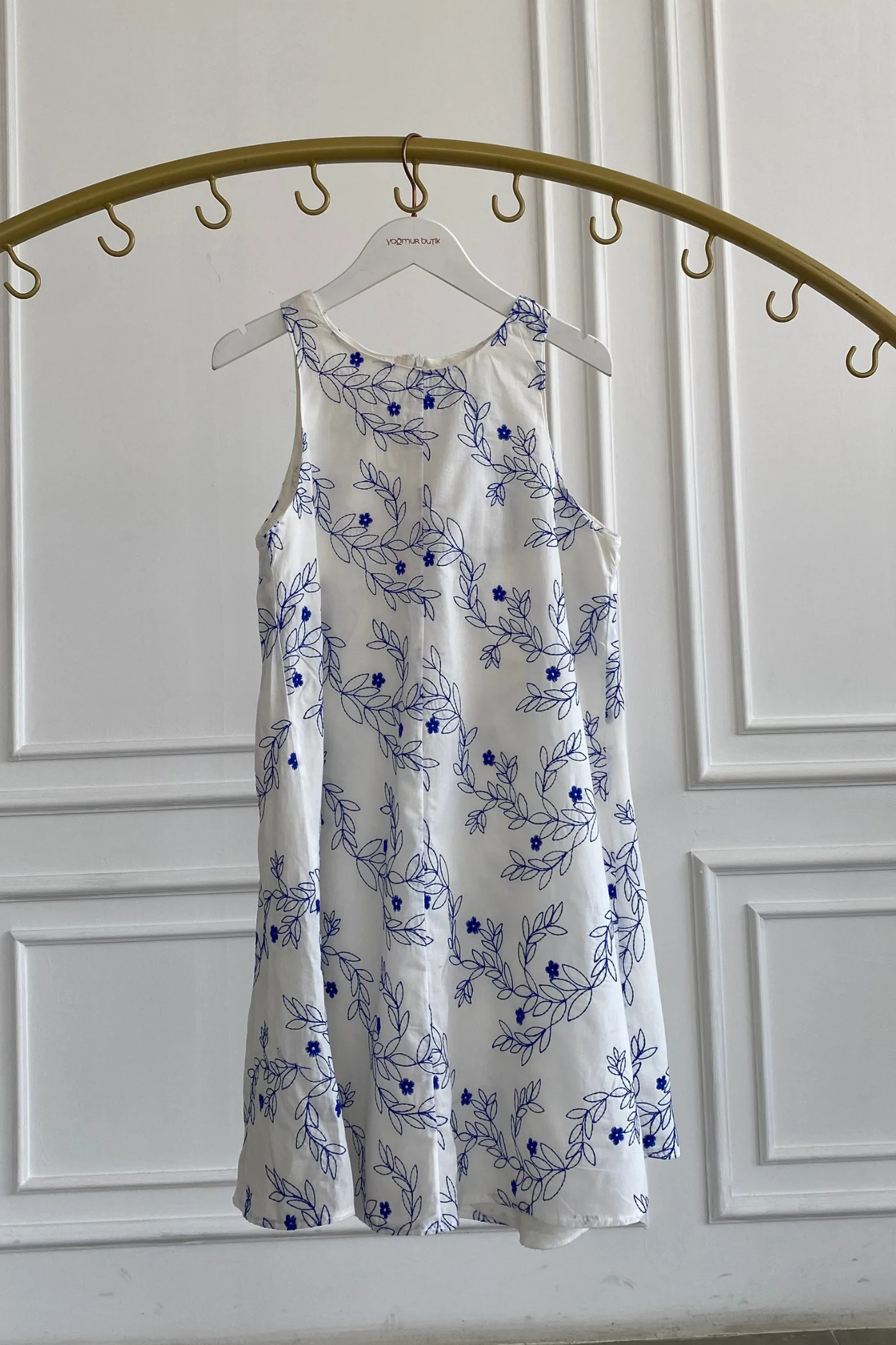 Nakış İşlemeli Askılı Çan Elbise