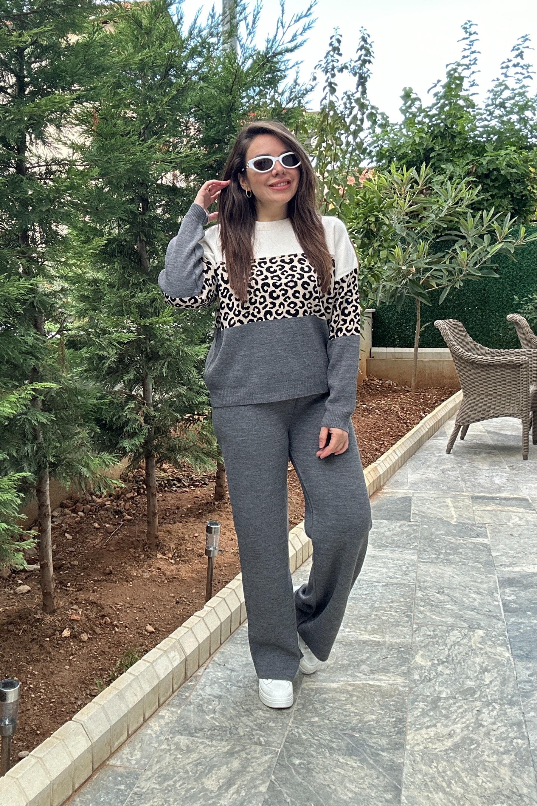Ortası Leopar Desenli Pantolonlu Triko Takım