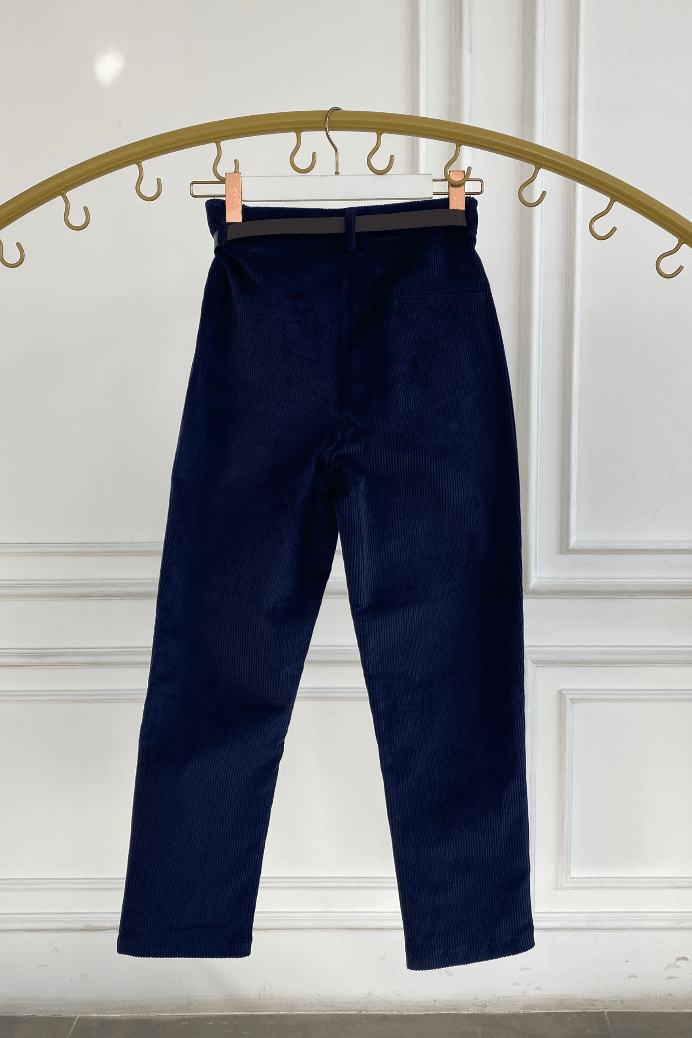 Kemerli Havuç Paça Kadife Pantolon