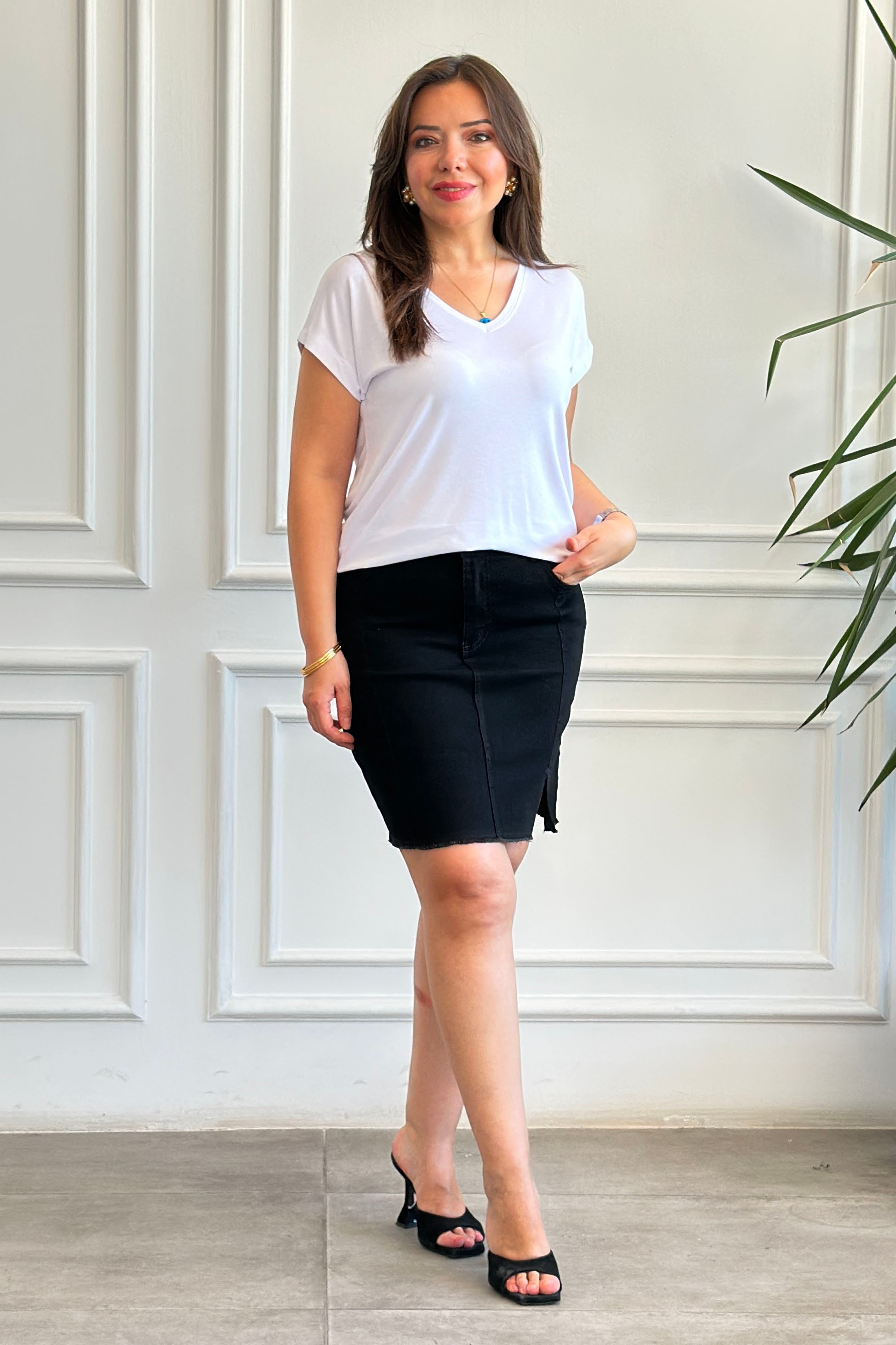 V Yaka Basic T-Shirt