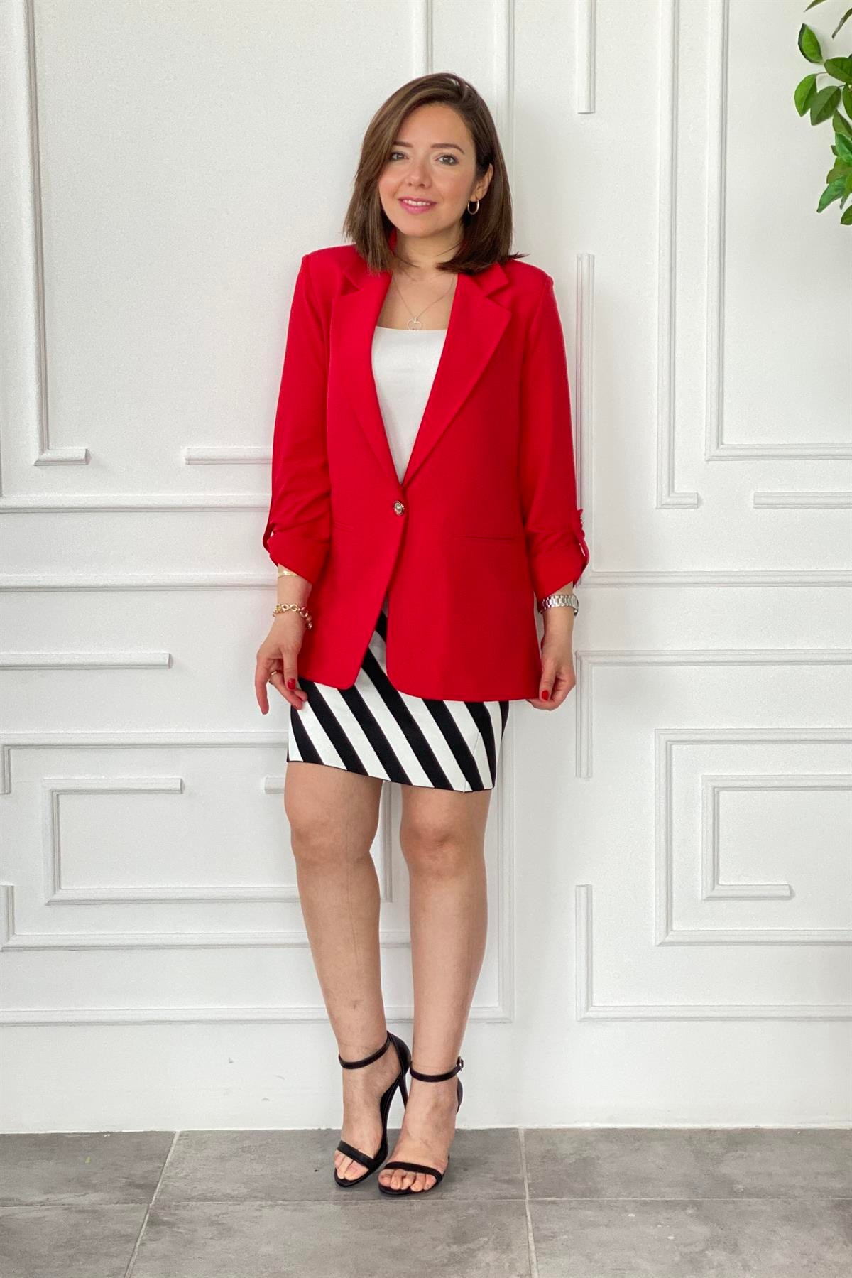 Kol Apoletli Düğme Detaylı Blazer Ceket