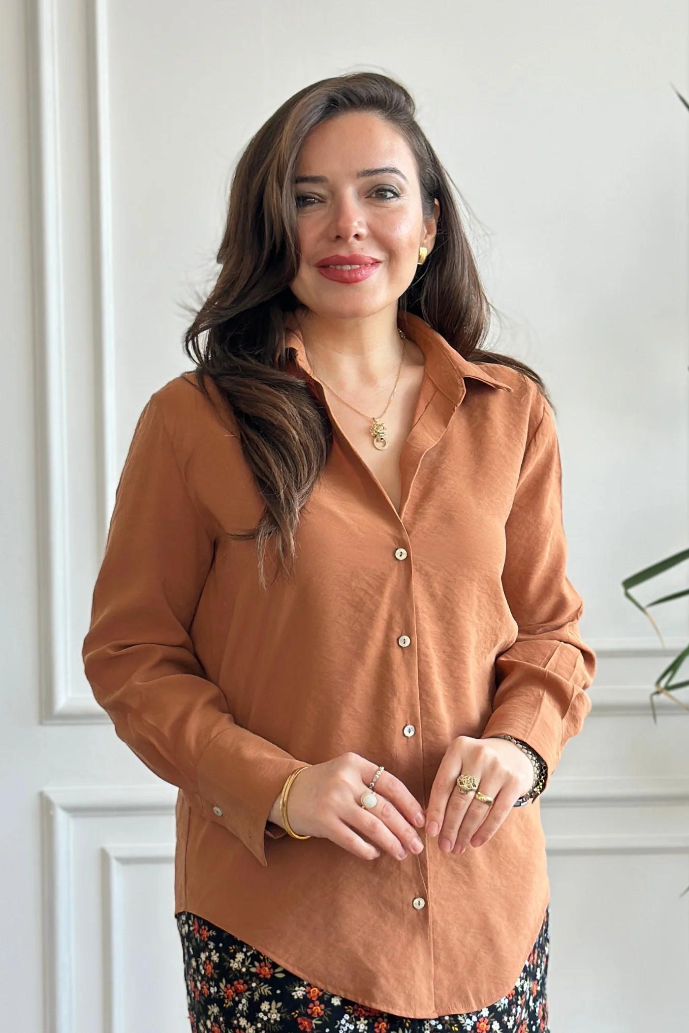 Kolları Çift Düğme Detaylı Modal Düz Gömlek