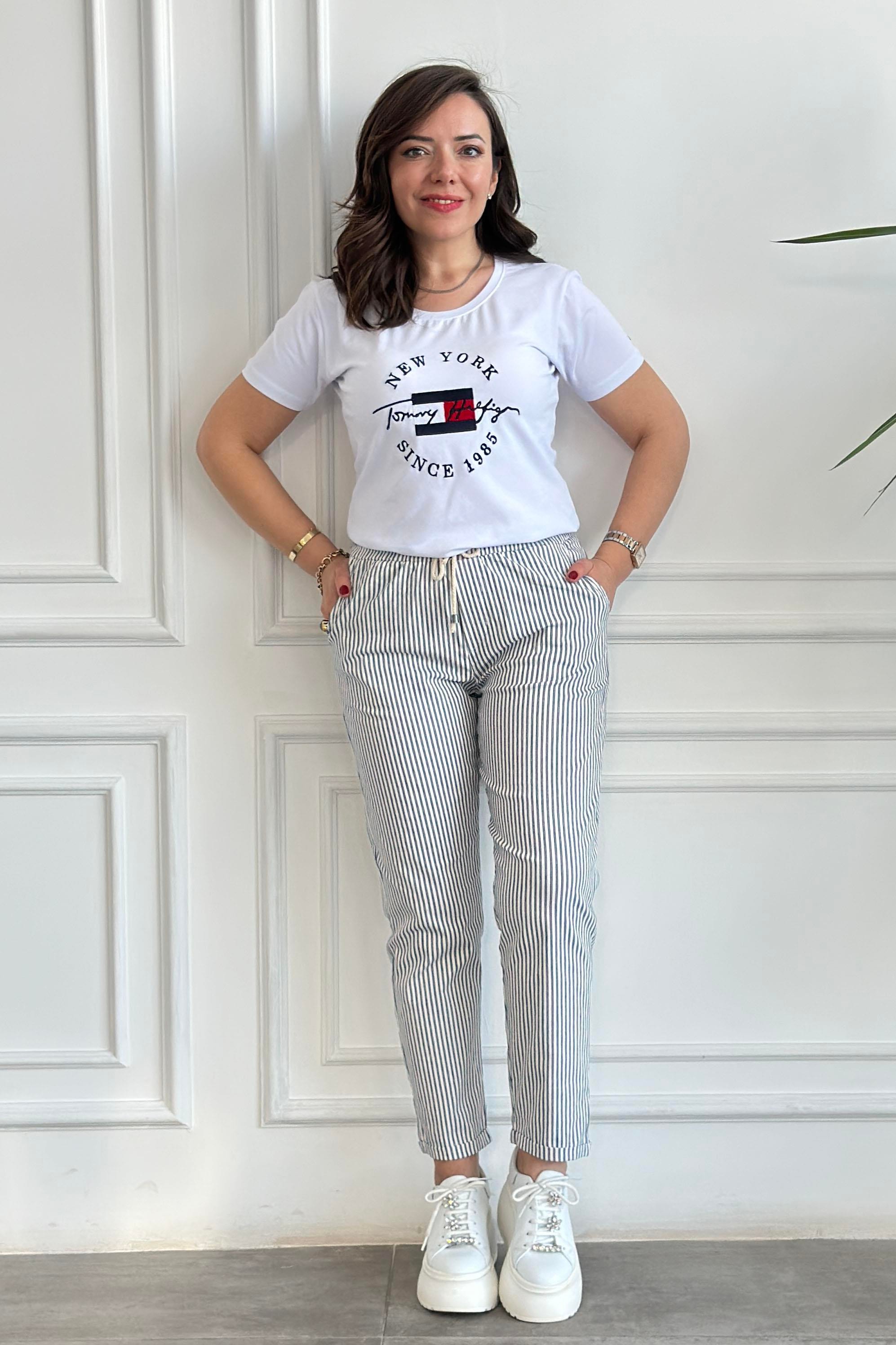 Bisiklet Yaka Önü Yazı İşlemeli T-Shirt