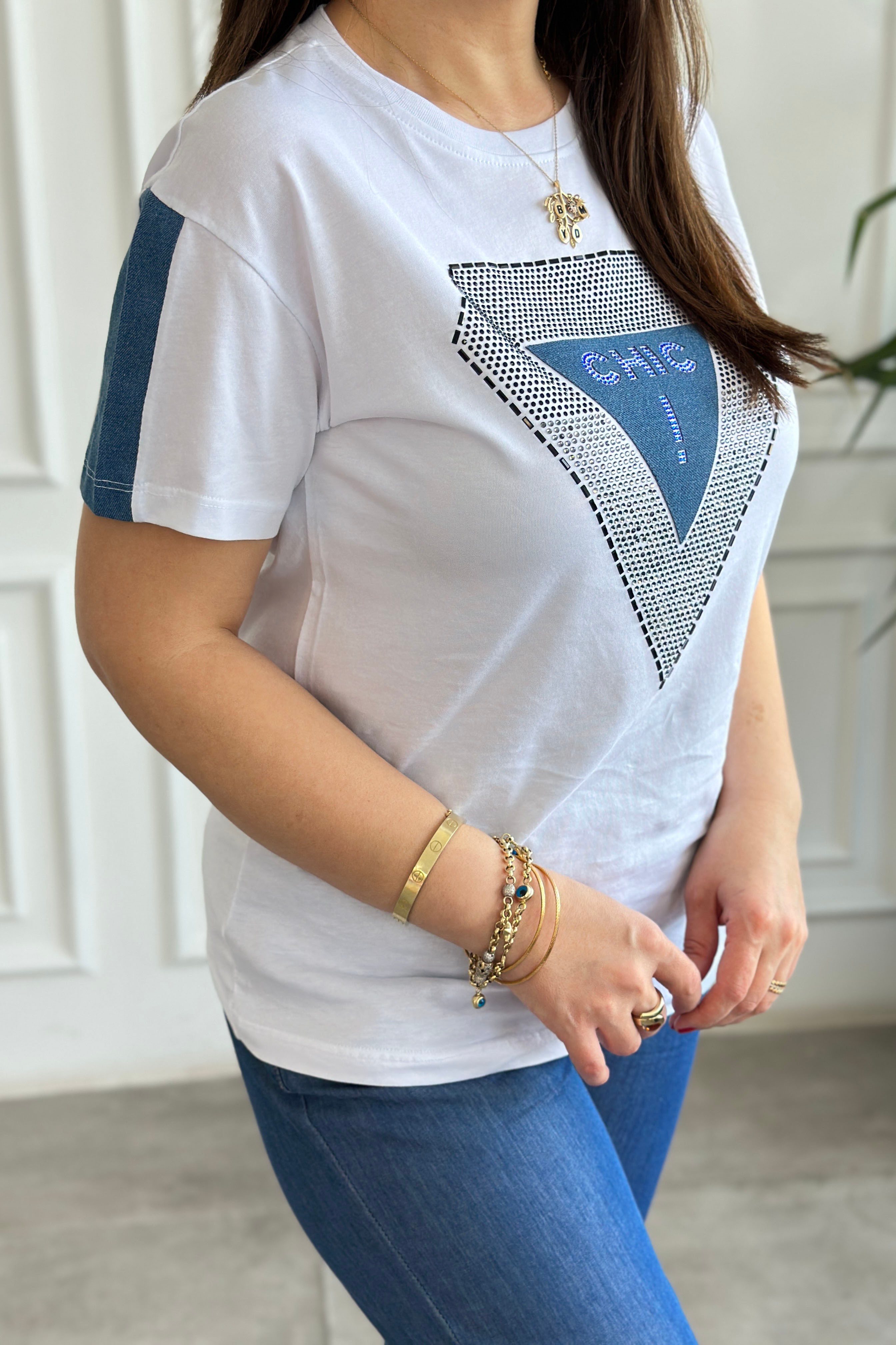 Önü Taşlı Kolları Kot Detaylı T-Shirt