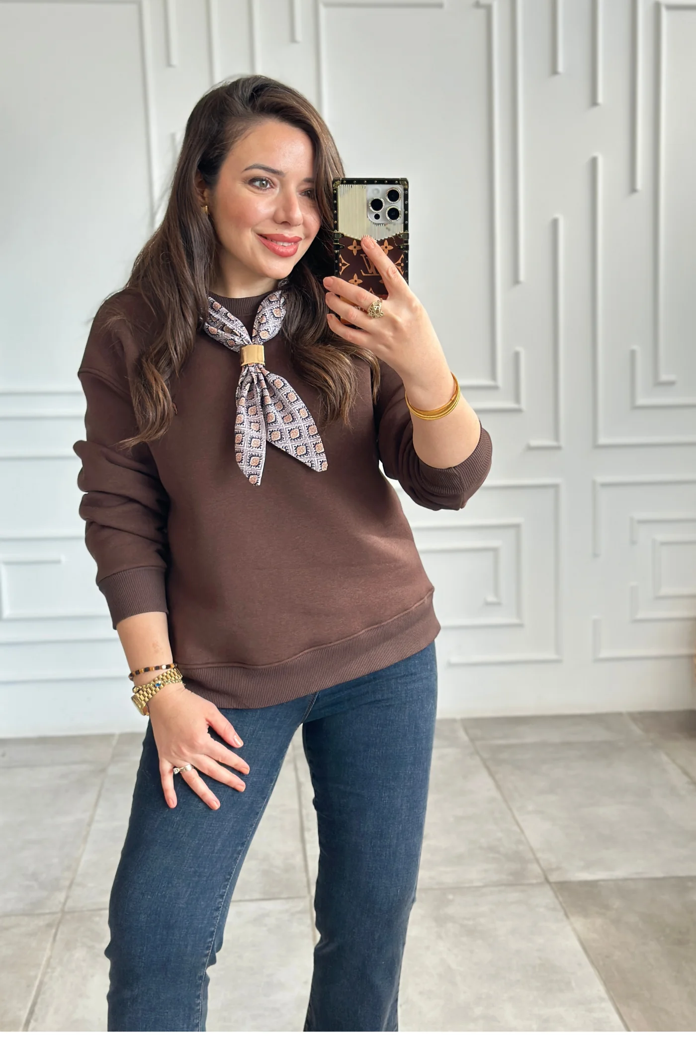 Geyik Nakış İşlemeli Yakası Fular Detaylı Sweat - KAHVERENGI