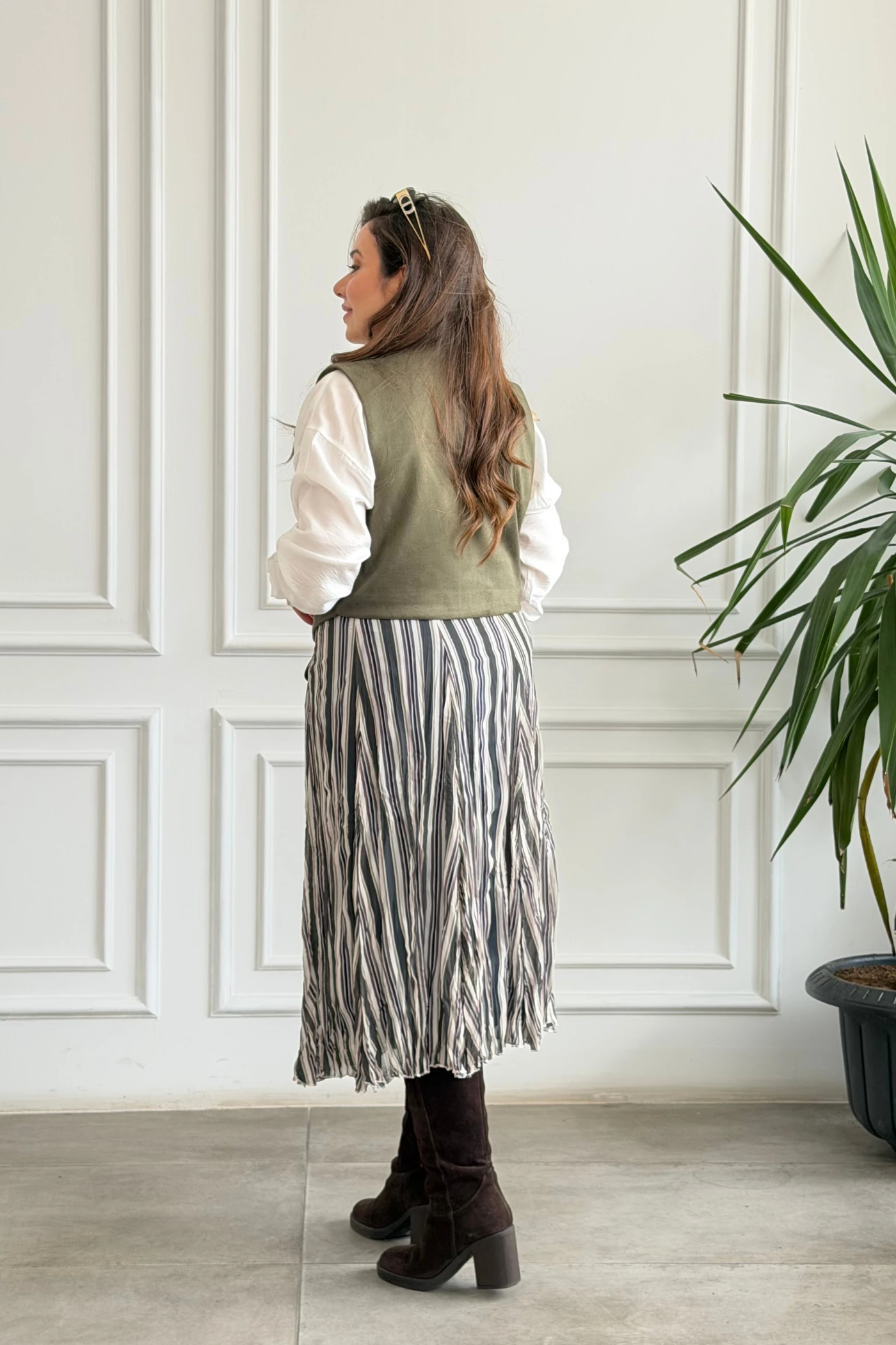 Nakış İşlemeli Nubuk Yelek - HAKI