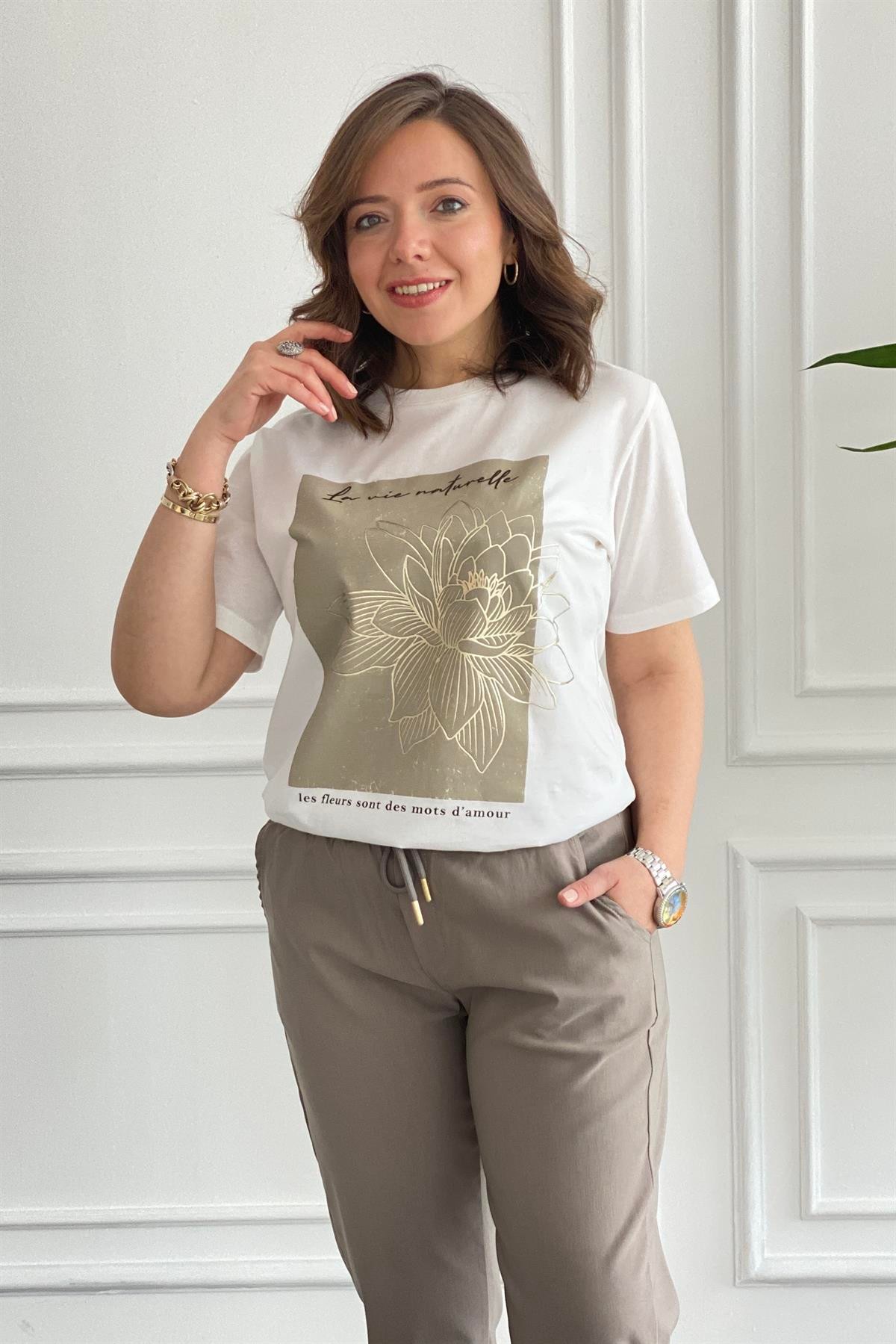 Önü Yazı Ve Çiçek Blok Baskılı T-Shirt