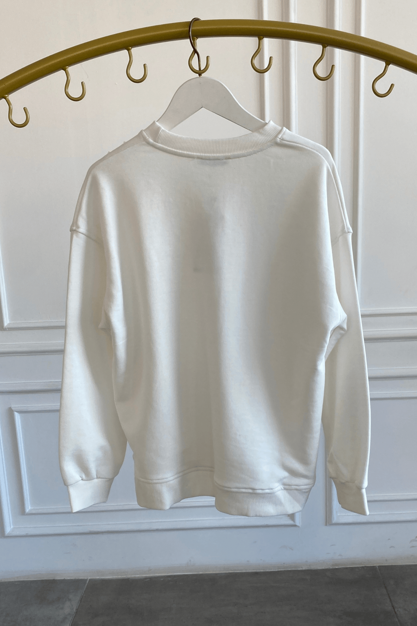 Önü Kare Boncuk İşlemeli Taş Detaylı Sweat