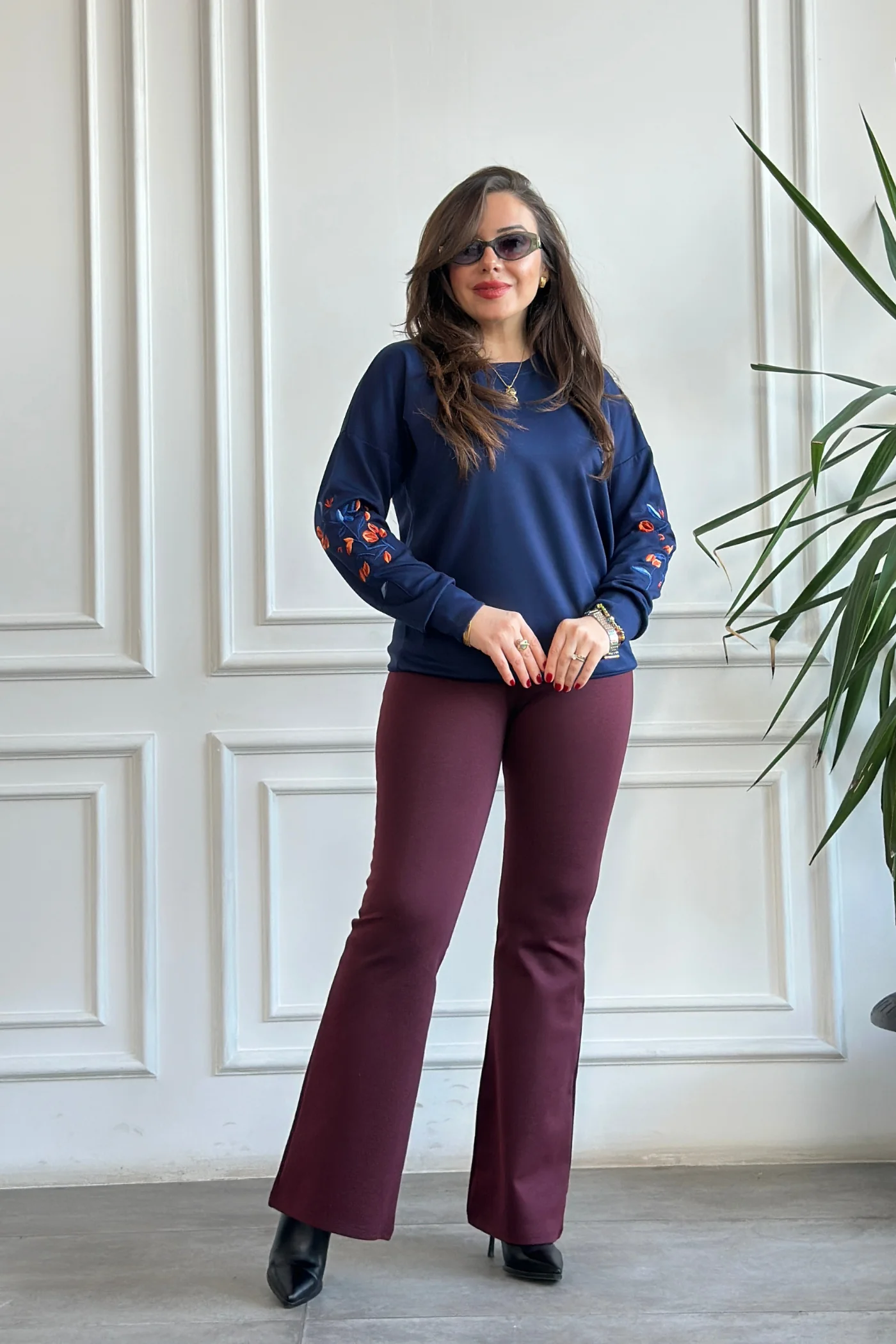 Önü Ve Kolları Nakış İşlemeli Sweat 