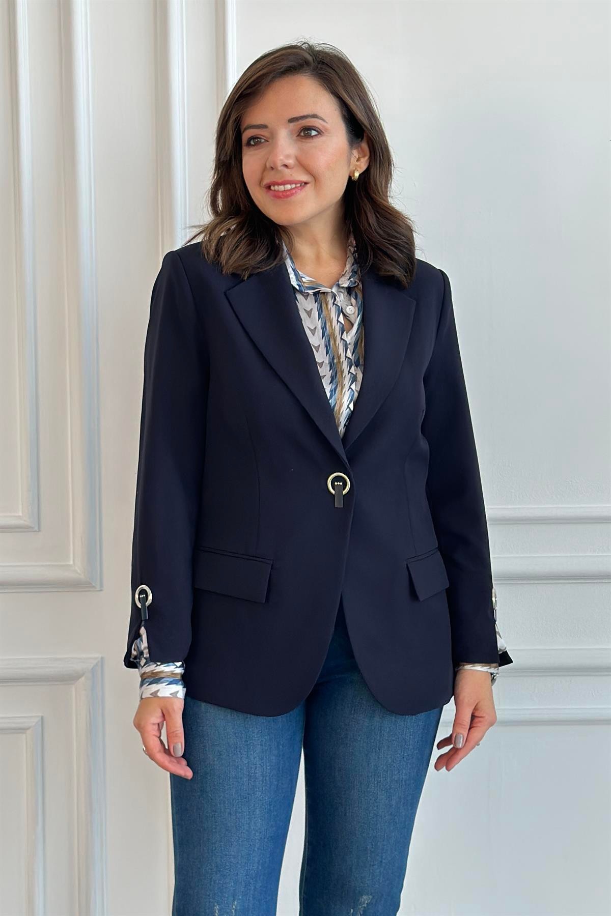 Üç Taşlı Halka Detaylı Çıtçıtlı Blazer Ceket