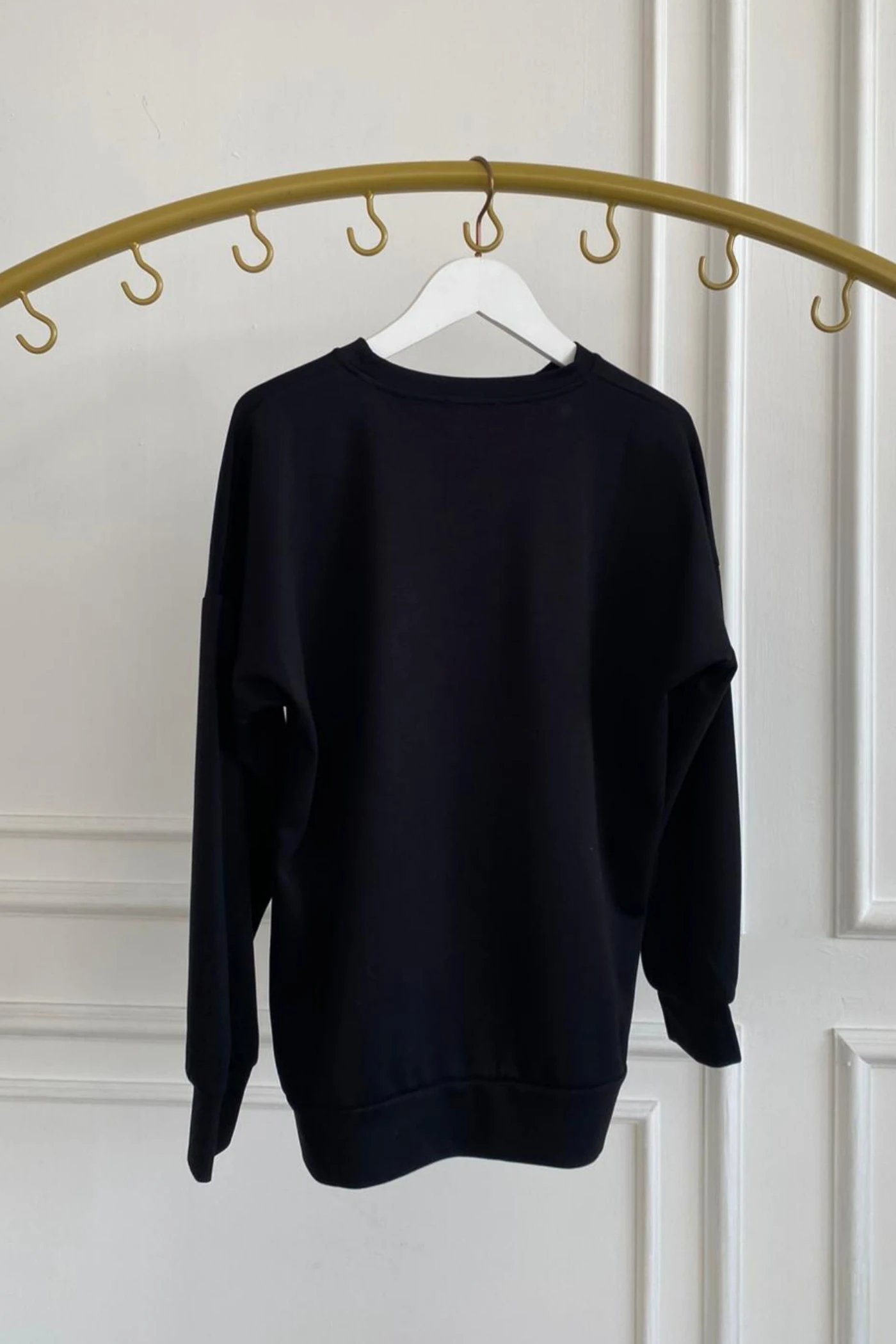 Önü Nakış İşlemeli Sweat 