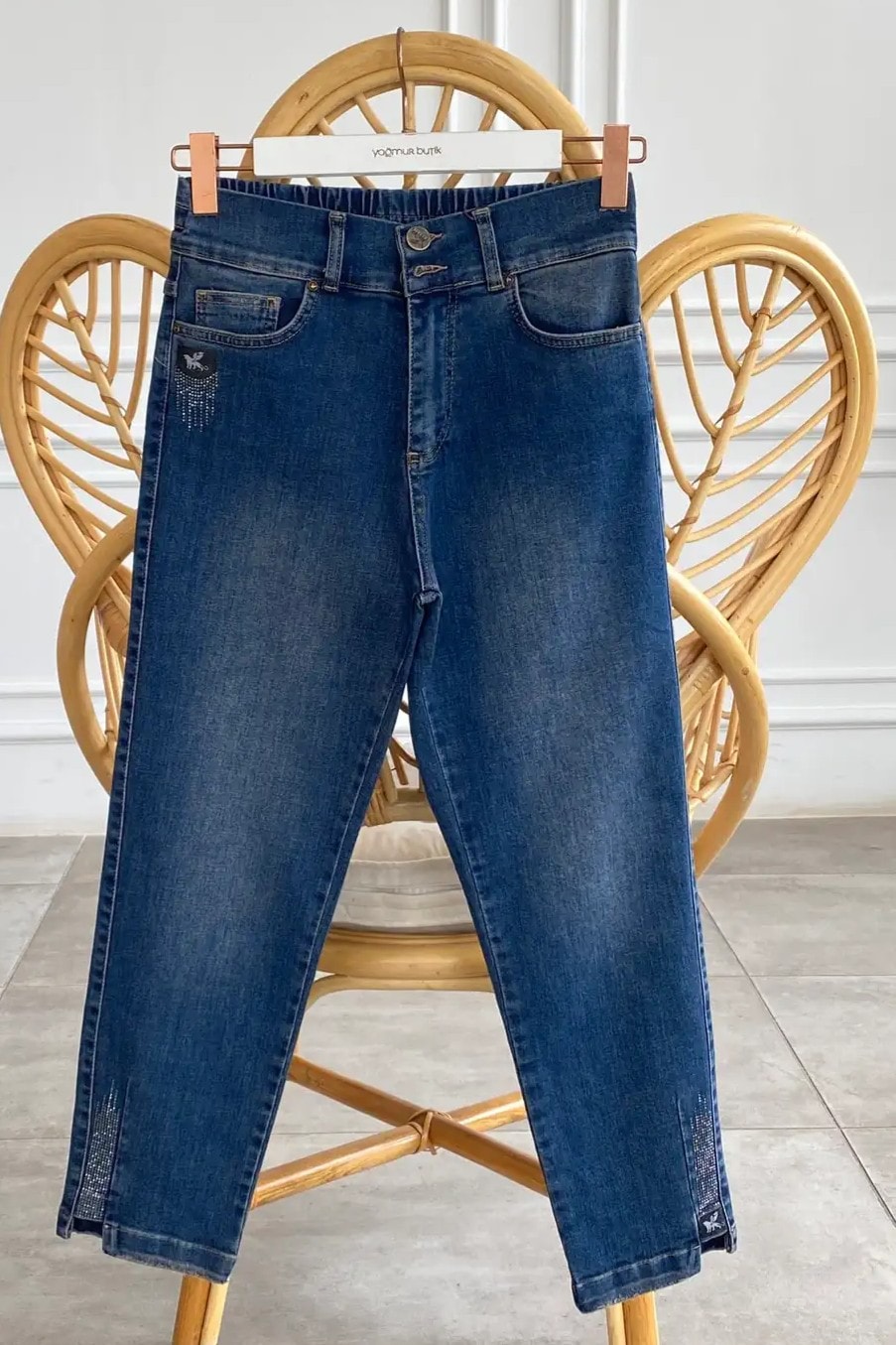 Beli Lastikli Bel Ve Paça Taş Detaylı Mom Jean