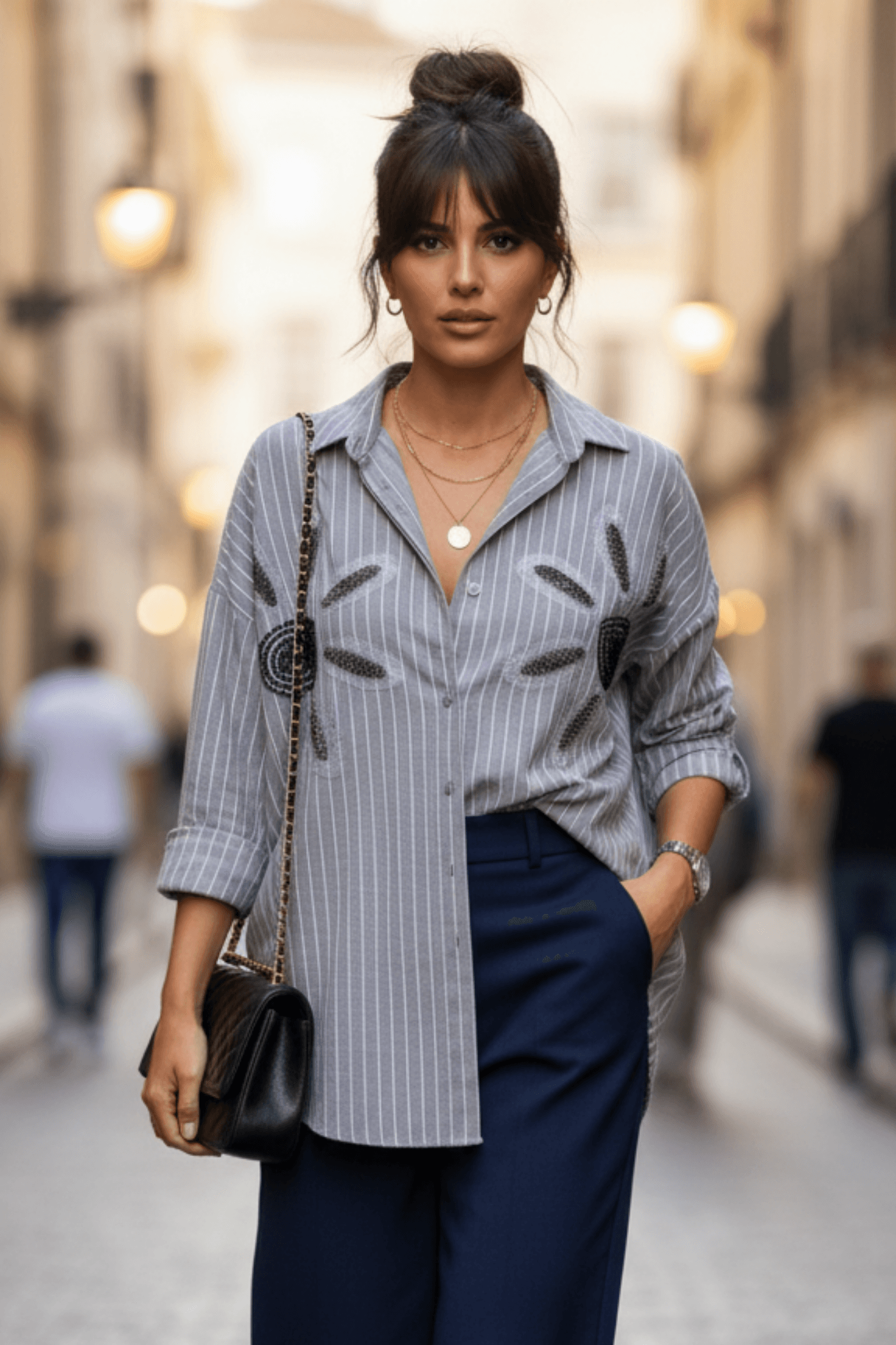 Önü Nakışlı Boncuk İşlemeli Çizgili Gömlek 