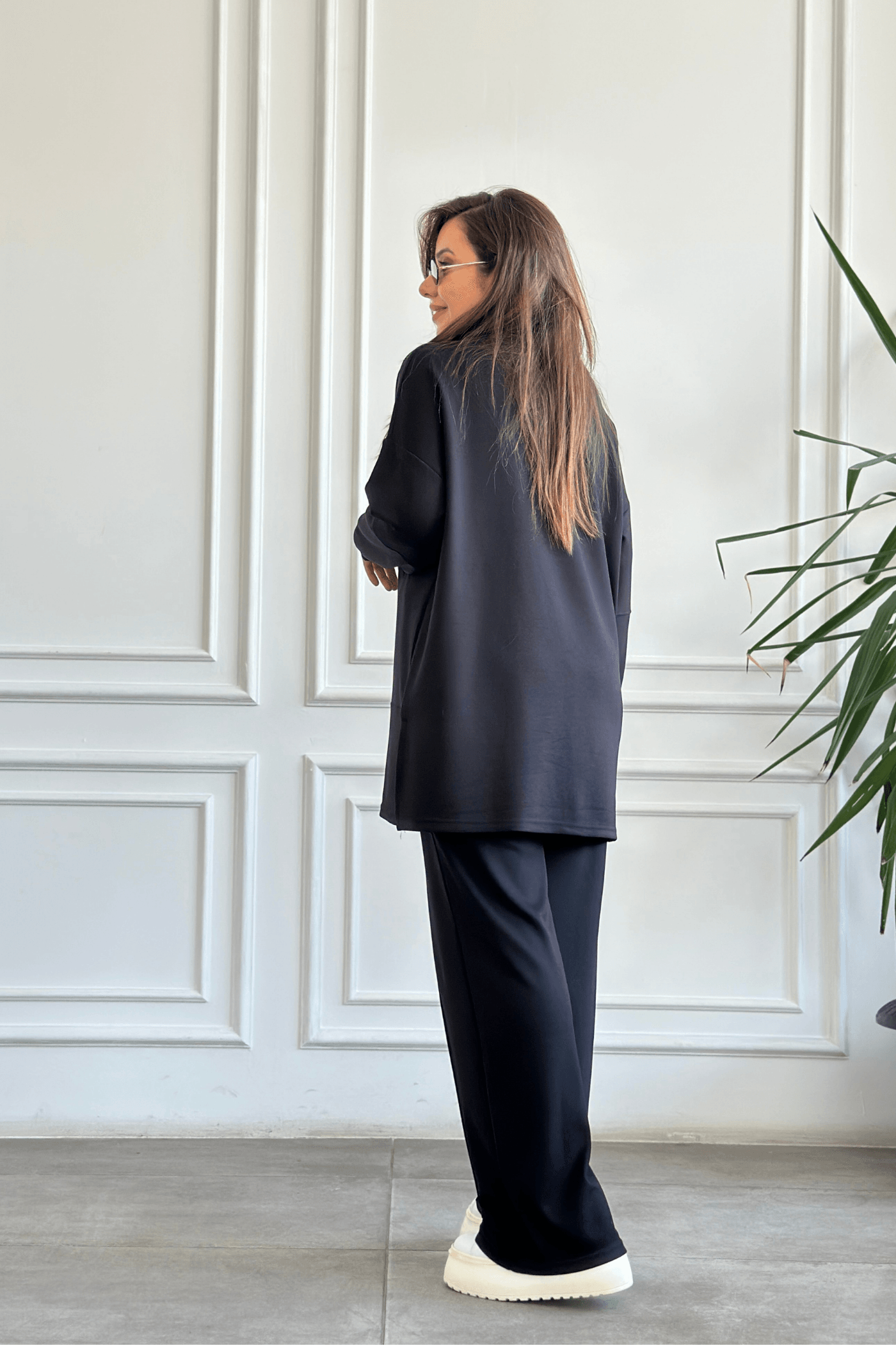 Önü Taş Detaylı Takım