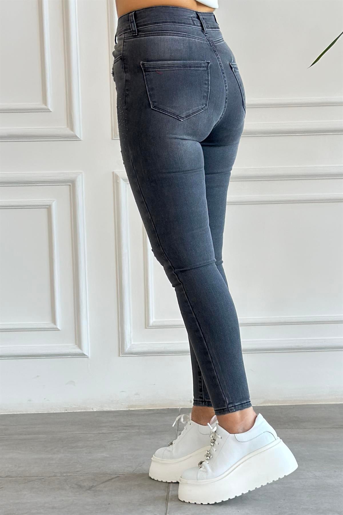 Yüksek Bel En Boy Likralı Serpme Taş Detaylı Kot Pantolon