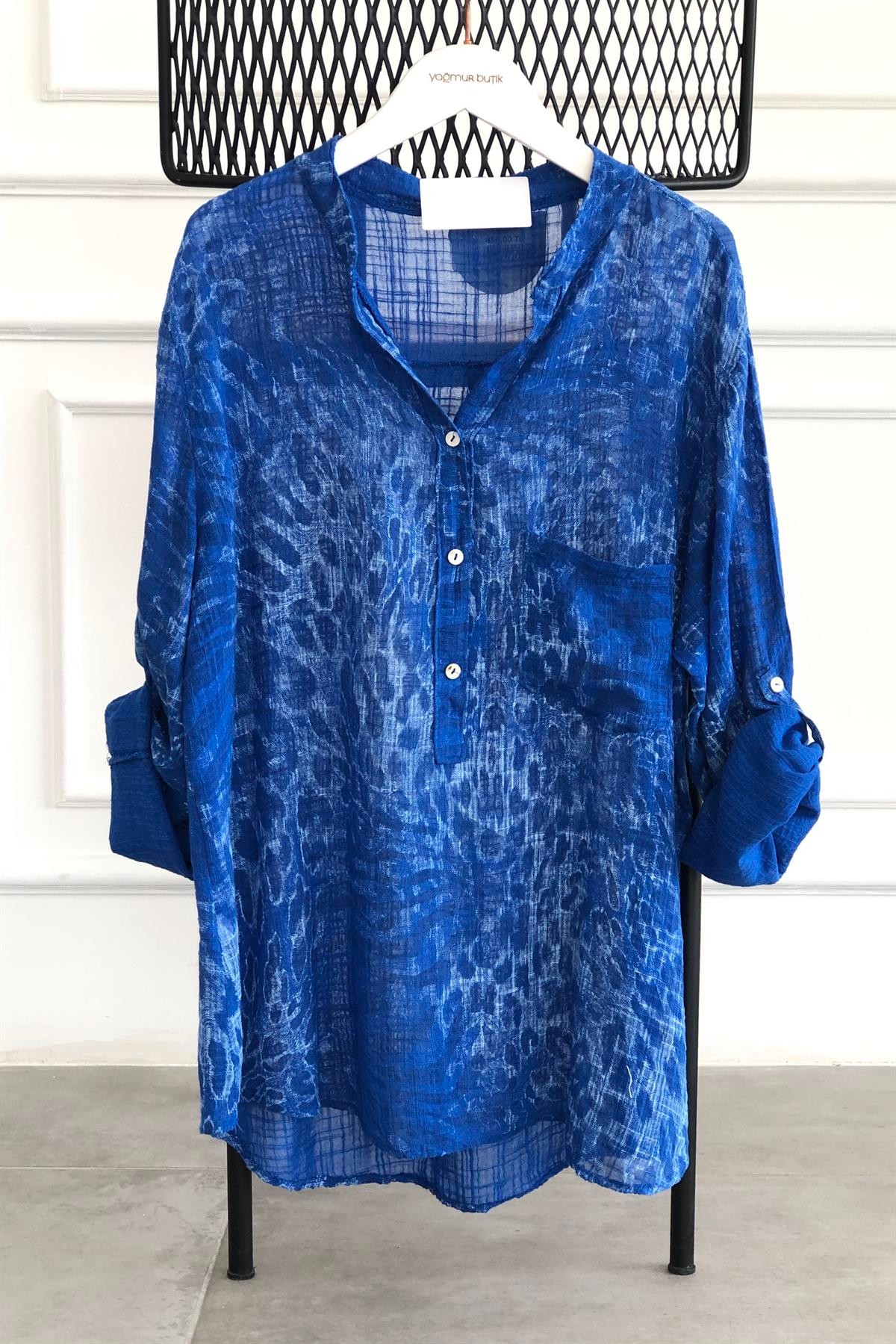 Batik Desenli İtalyan Yaka Bluz