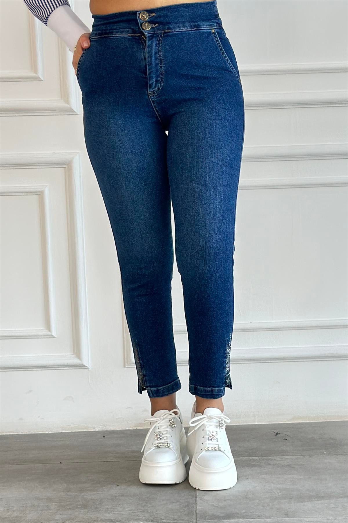 Beli Lastikli Bel Ve Paça Taş Detaylı Mom Jean