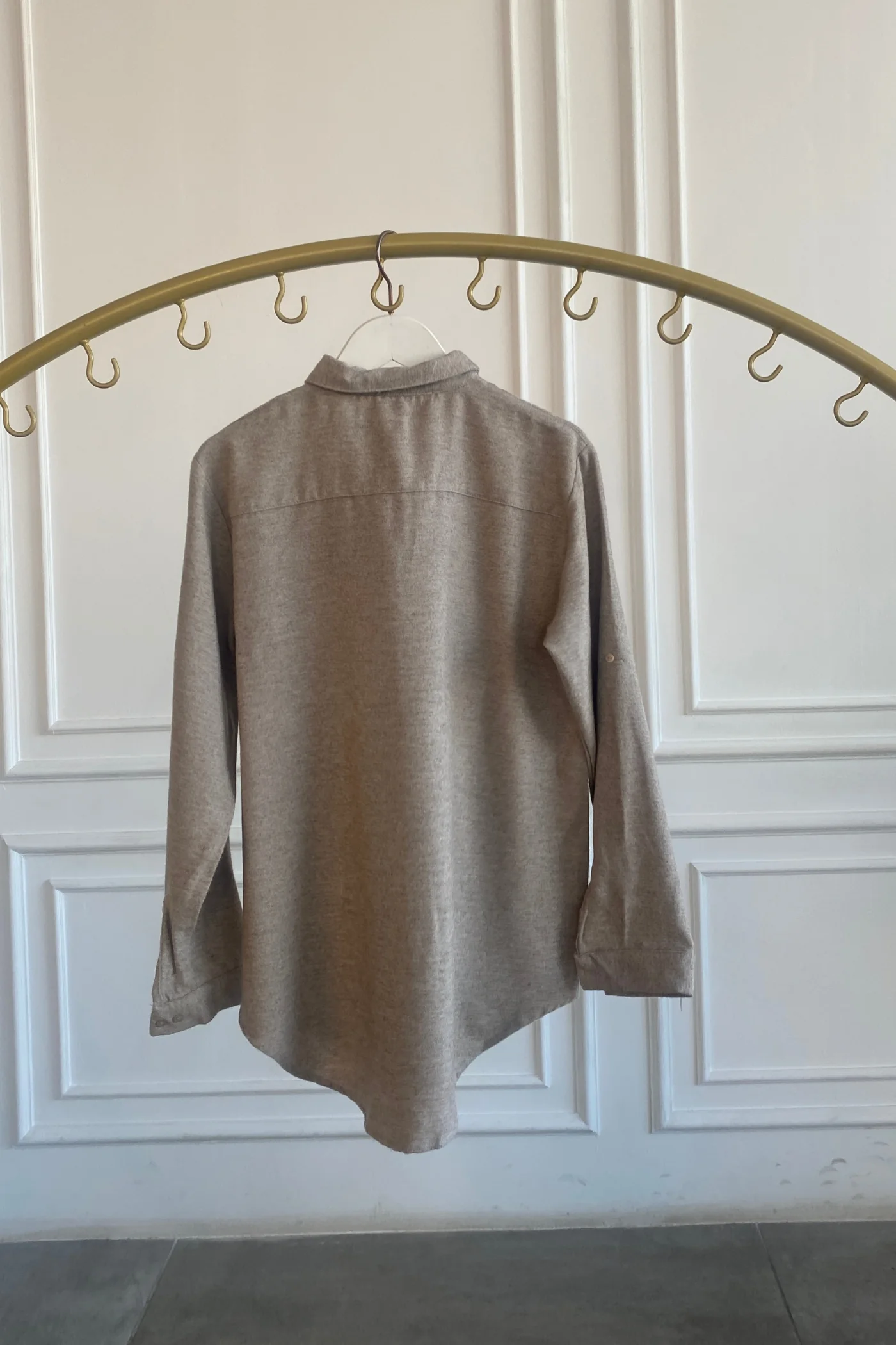 Önü Çubuk Boncuk İşlemeli Gömlek 