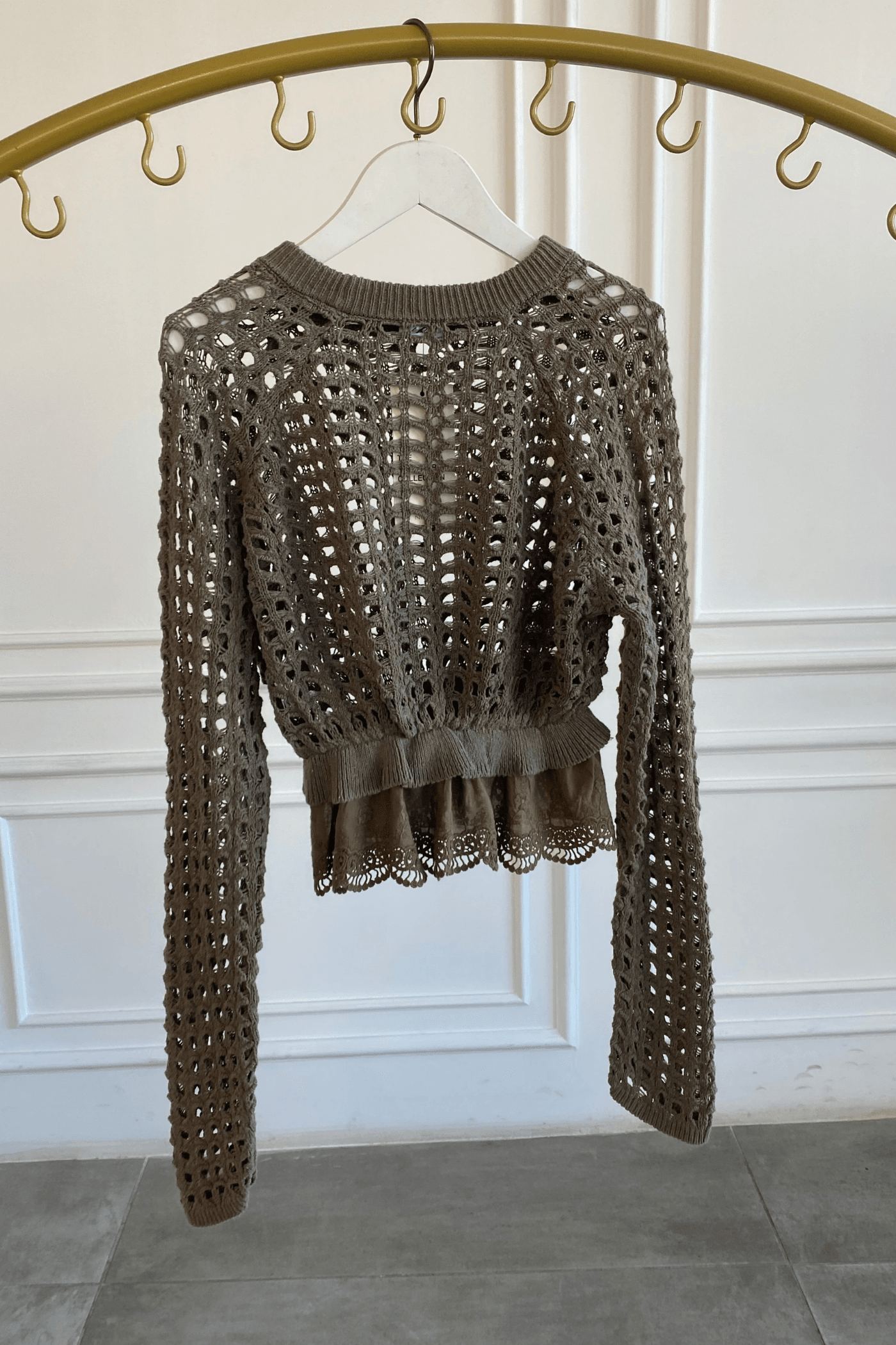 Brode Detaylı Triko 